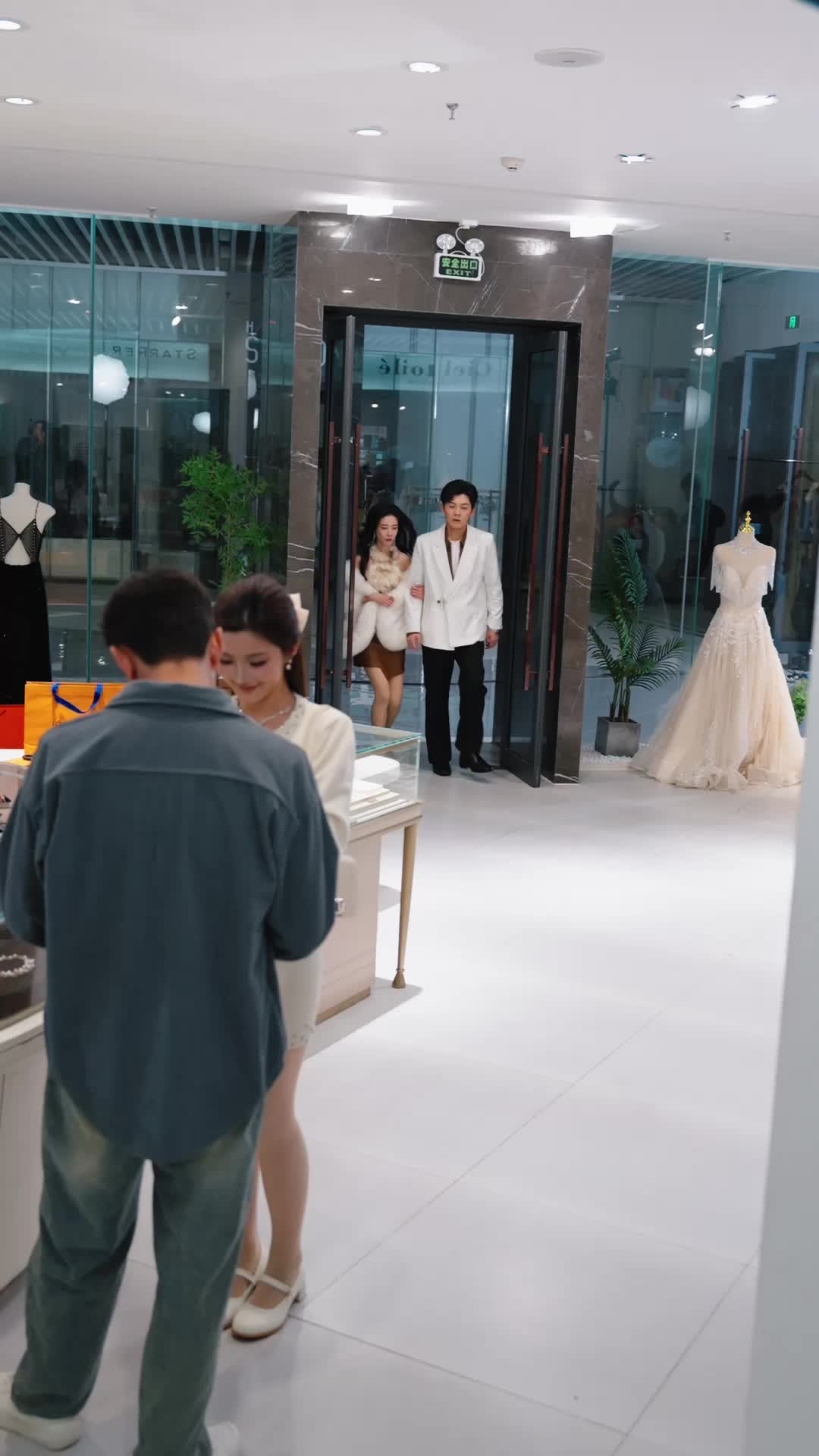 Episódio 6 de Amor com Bug: Mimando Suas Esposas