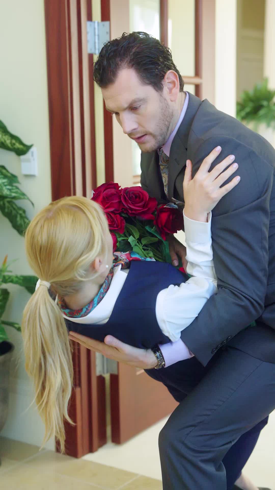Episódio 2 de Após o Divórcio, Minha Ex-Esposa Virou uma Bilionária