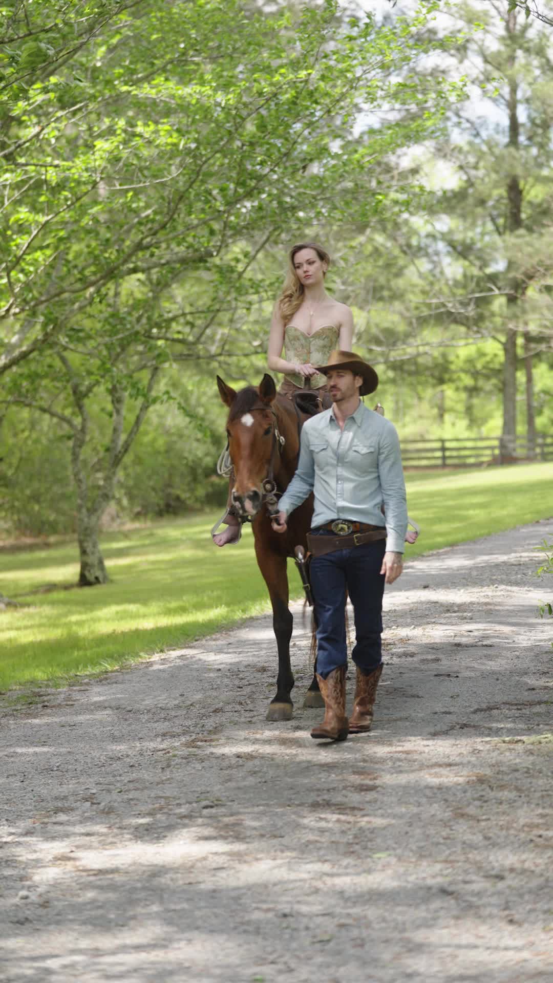 Episodio 10 de Atada por el Amor de un Vaquero