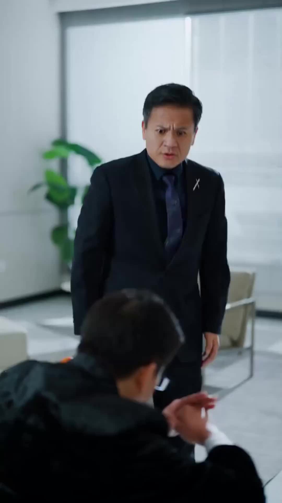 Episode 43 of Badass Driver, Hidden Blade