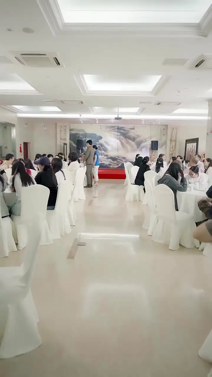 Episodio 8 de Casada Con Un Millonario Siendo Madre