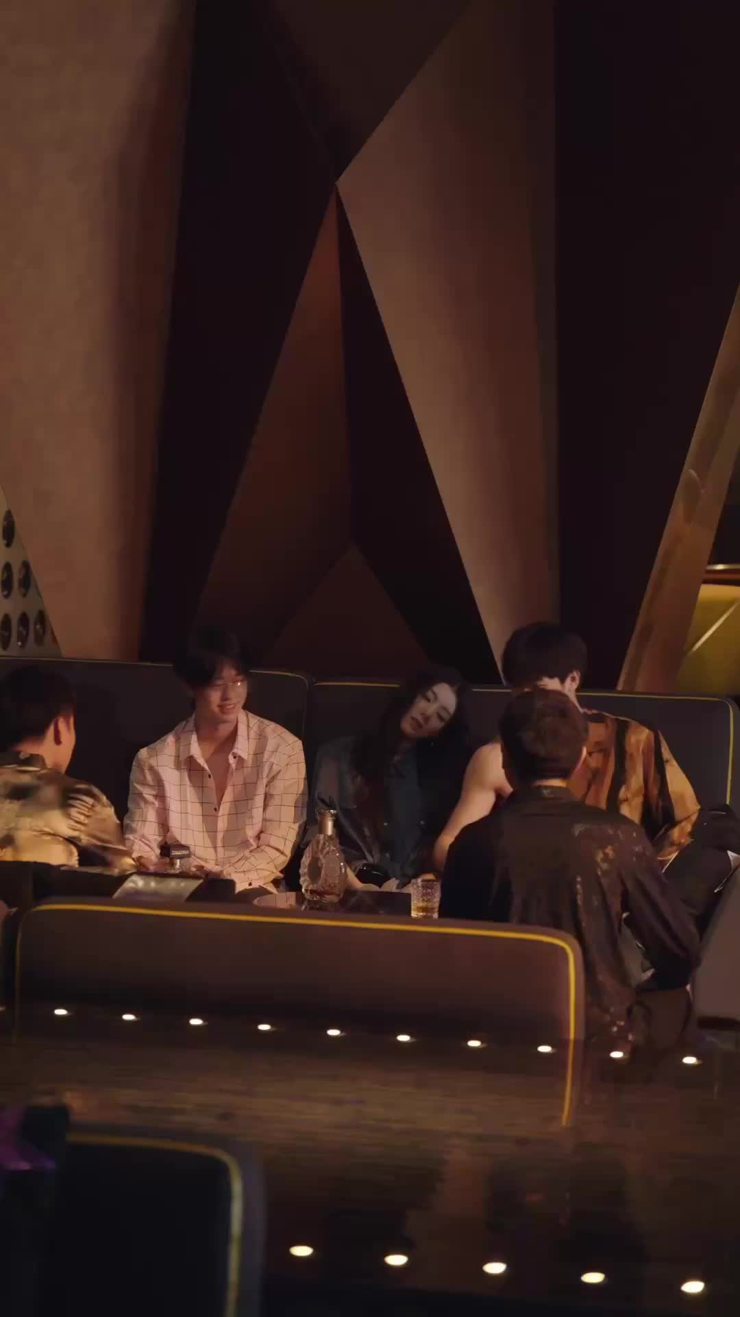 Episodio 30 de El amor la encontró en París