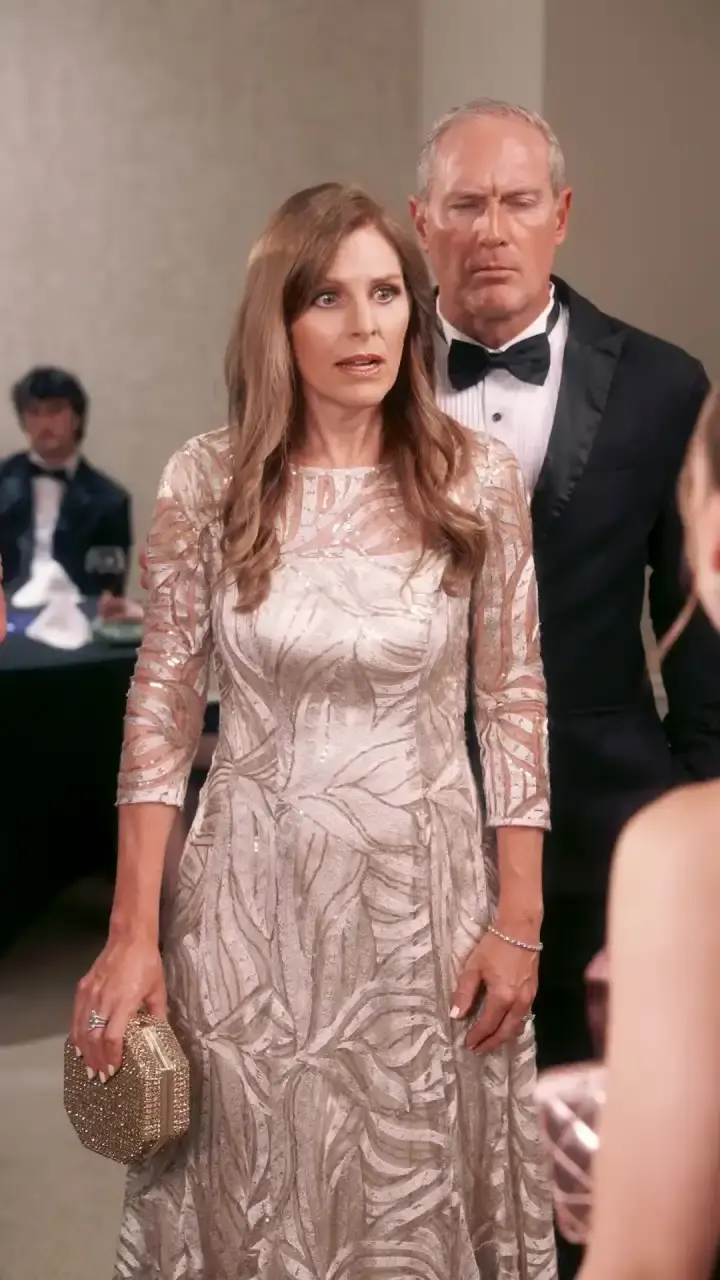 Episodio 55 de El multimillonario se casó con una chica sin hogar