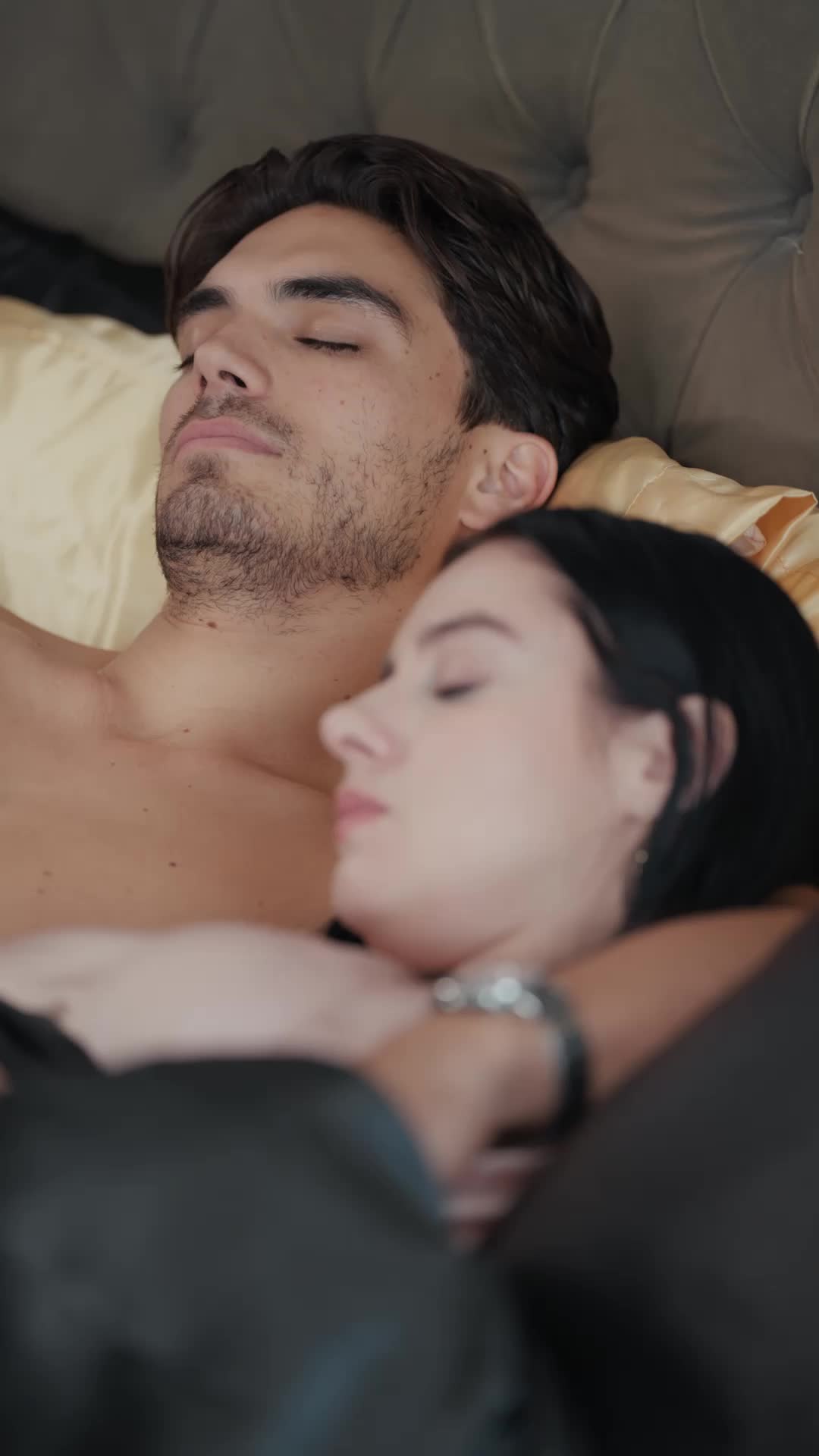 Episodio 49 de Embarazada de sus trillizos, convertida en su esposa