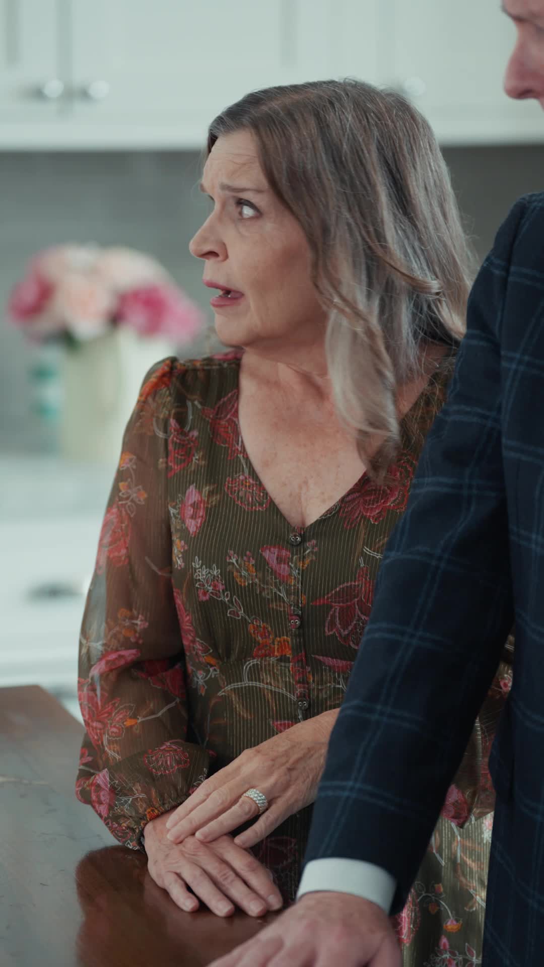 Episodio 9 de Embarazada de sus trillizos, convertida en su esposa