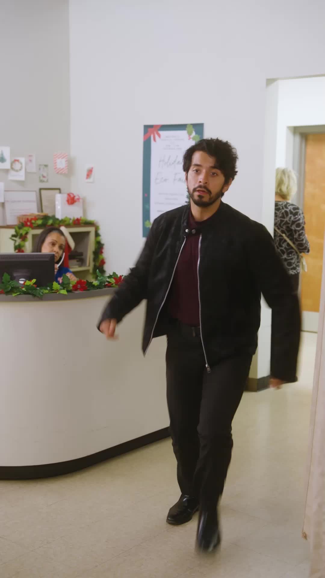 Episodio 52 de Encontré un Marido Multimillonario Sin Hogar para Navidad