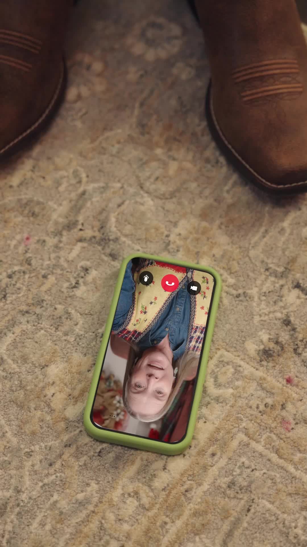 Episodio 8 de Encontré un Marido Multimillonario Sin Hogar para Navidad