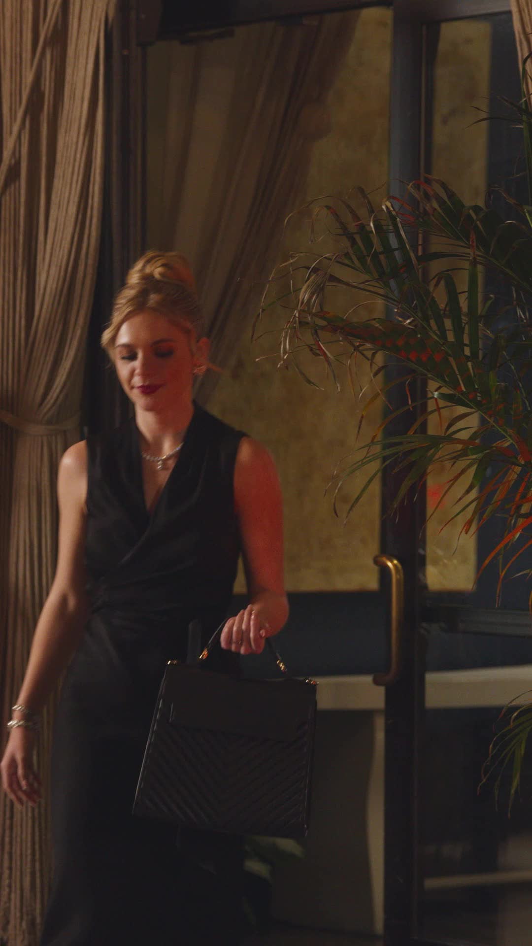 Episode 61 of Escorting the Heiress