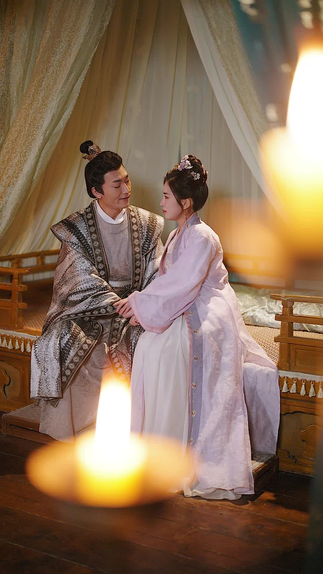 Episode 32 of Ex Left for Gold, She Married the Throne