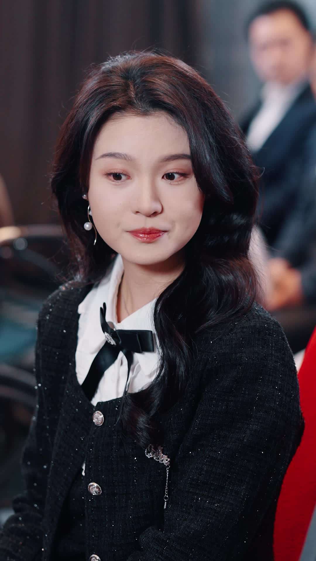 Episode 33 of Fake Heiress Stole My Family? I have Mr. CEO!