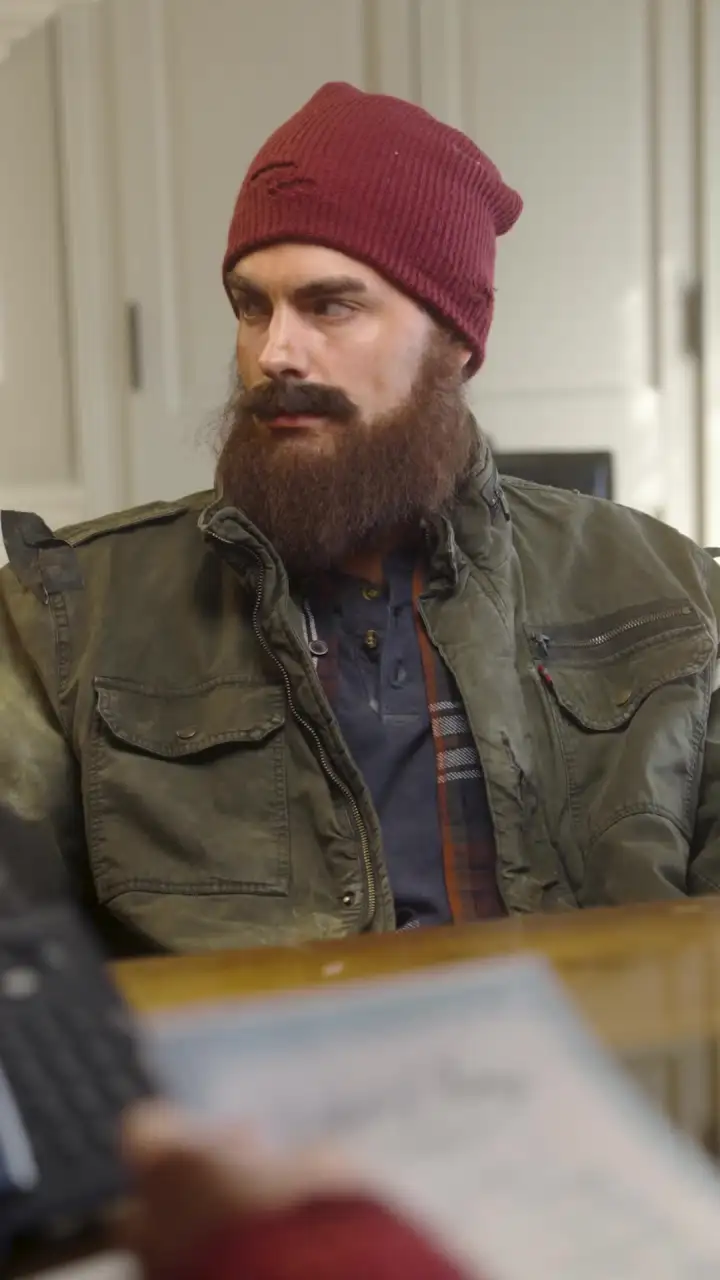 Episode 6 of Found A Homeless Billionaire Husband for Christmas