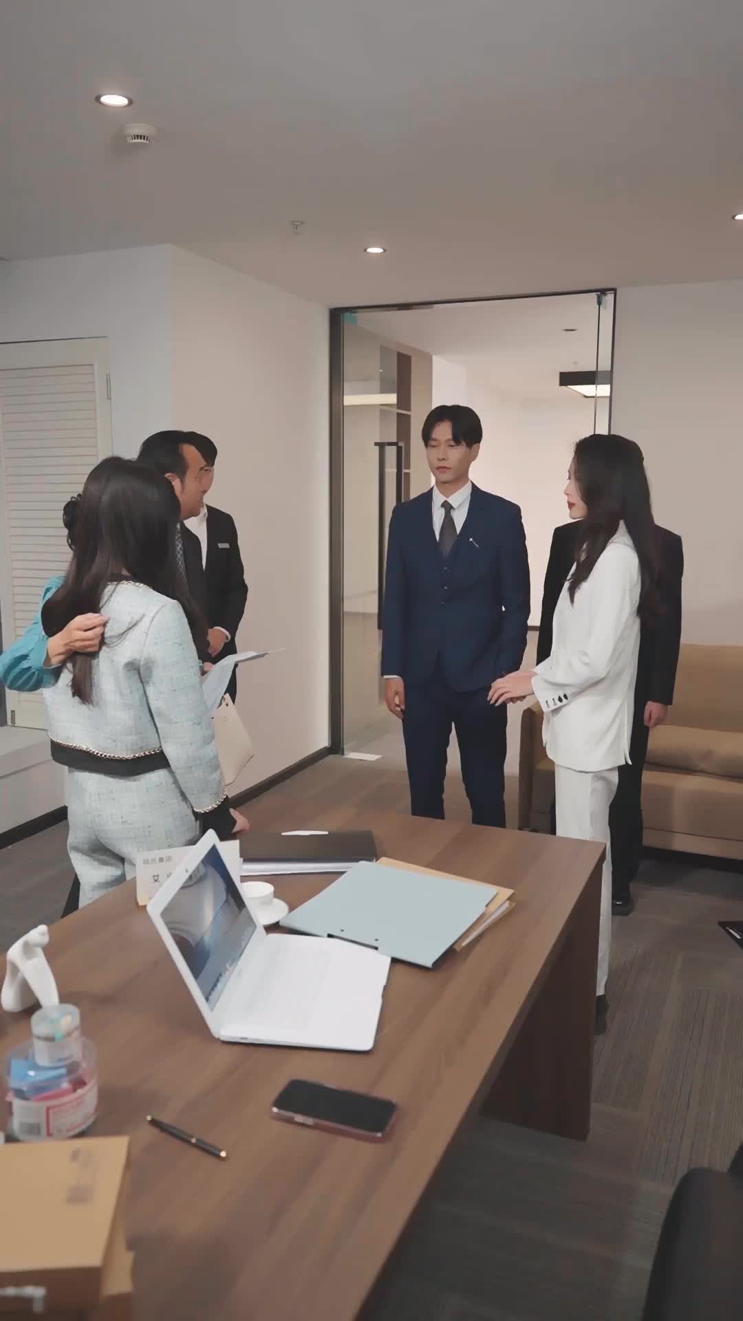 Episodio 81 de Frenesí de Matrimonio Relámpago del CEO