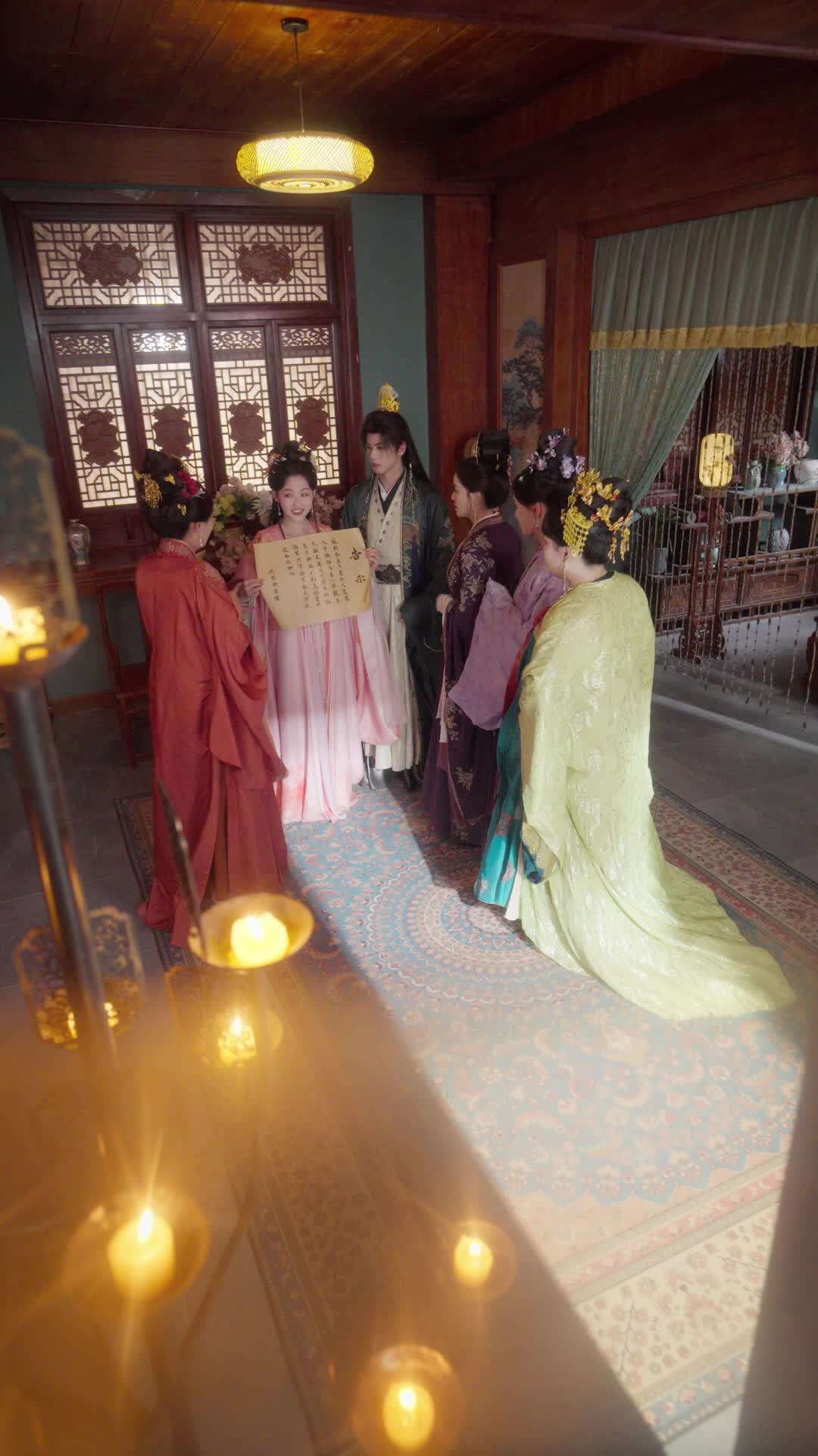 Episode 15 of Golden Cage, Silk Chains