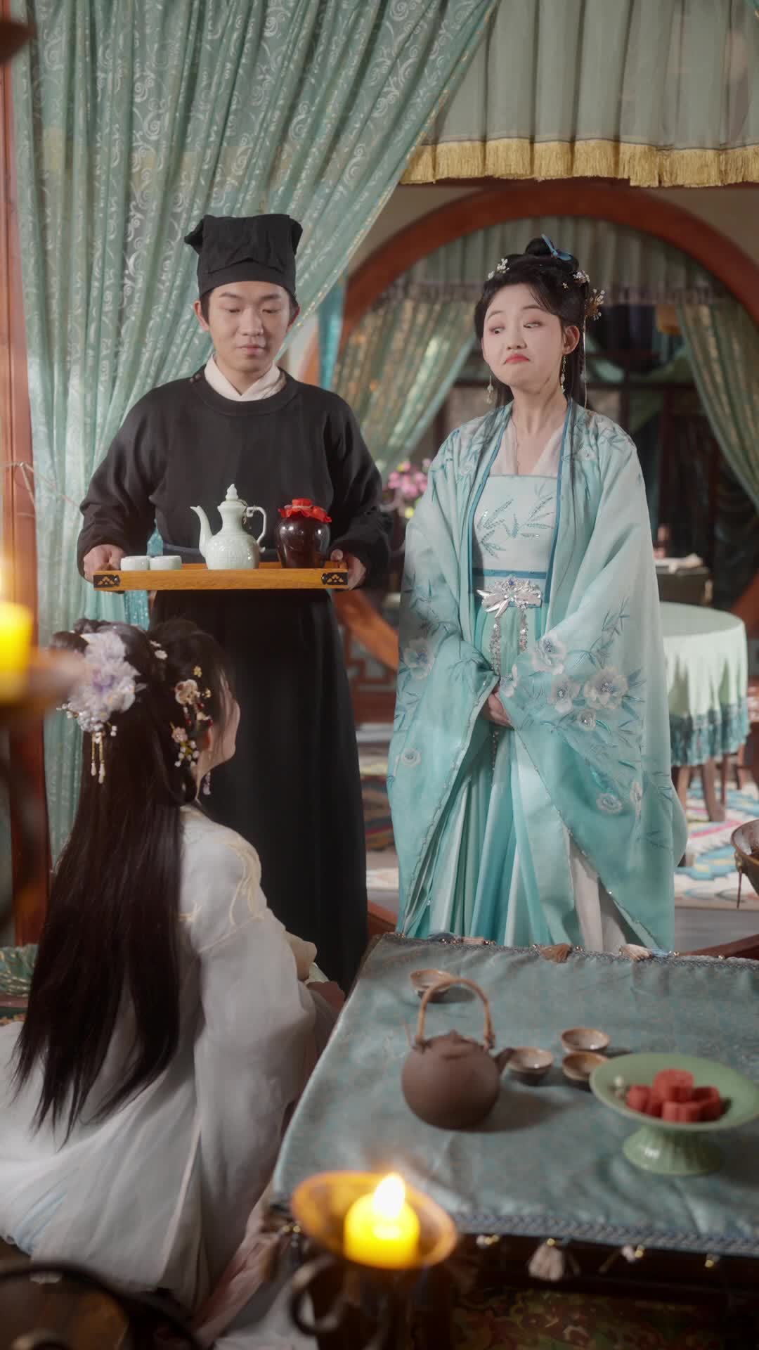 Episode 29 of Golden Cage, Silk Chains