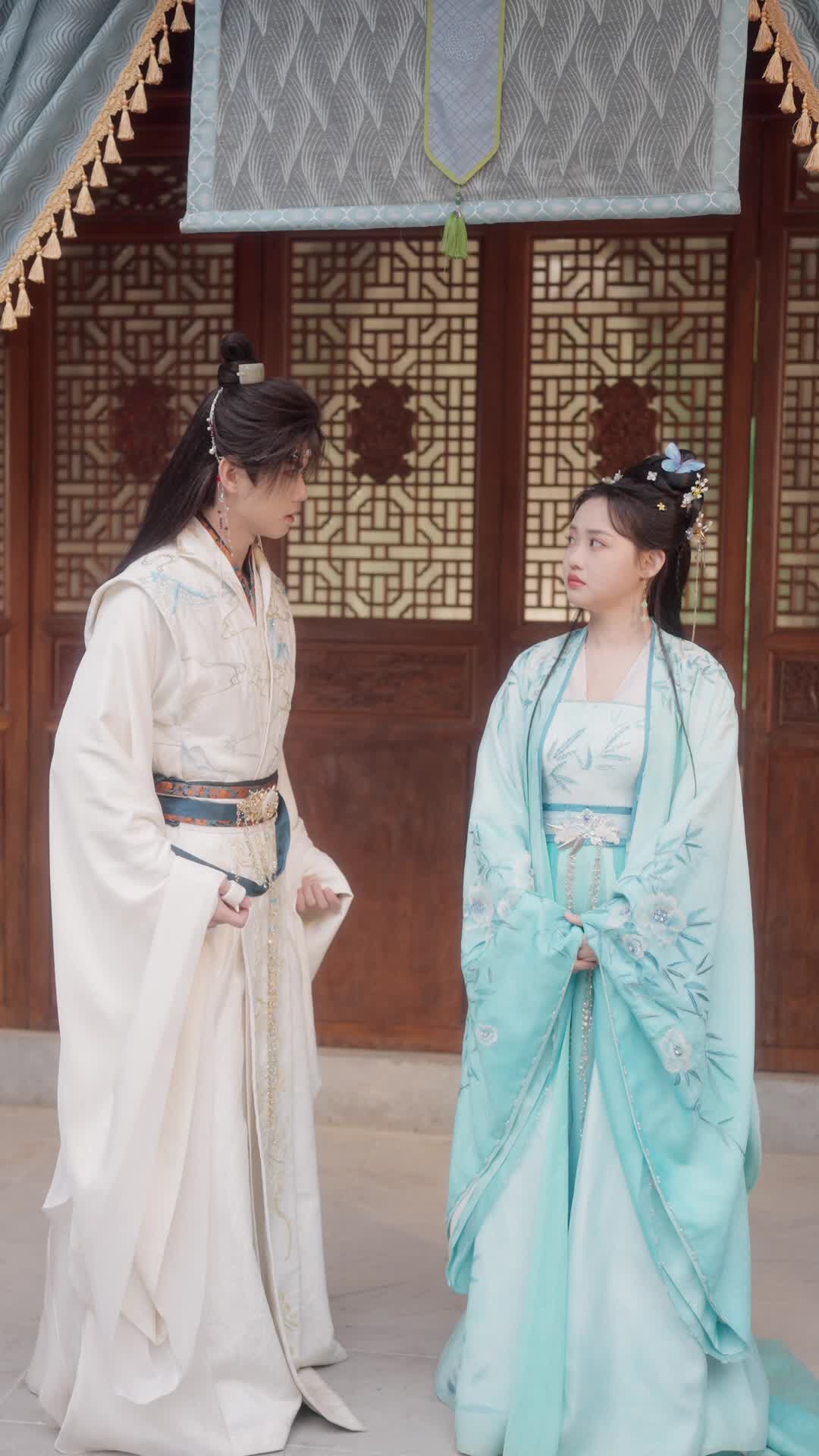 Episode 35 of Golden Cage, Silk Chains