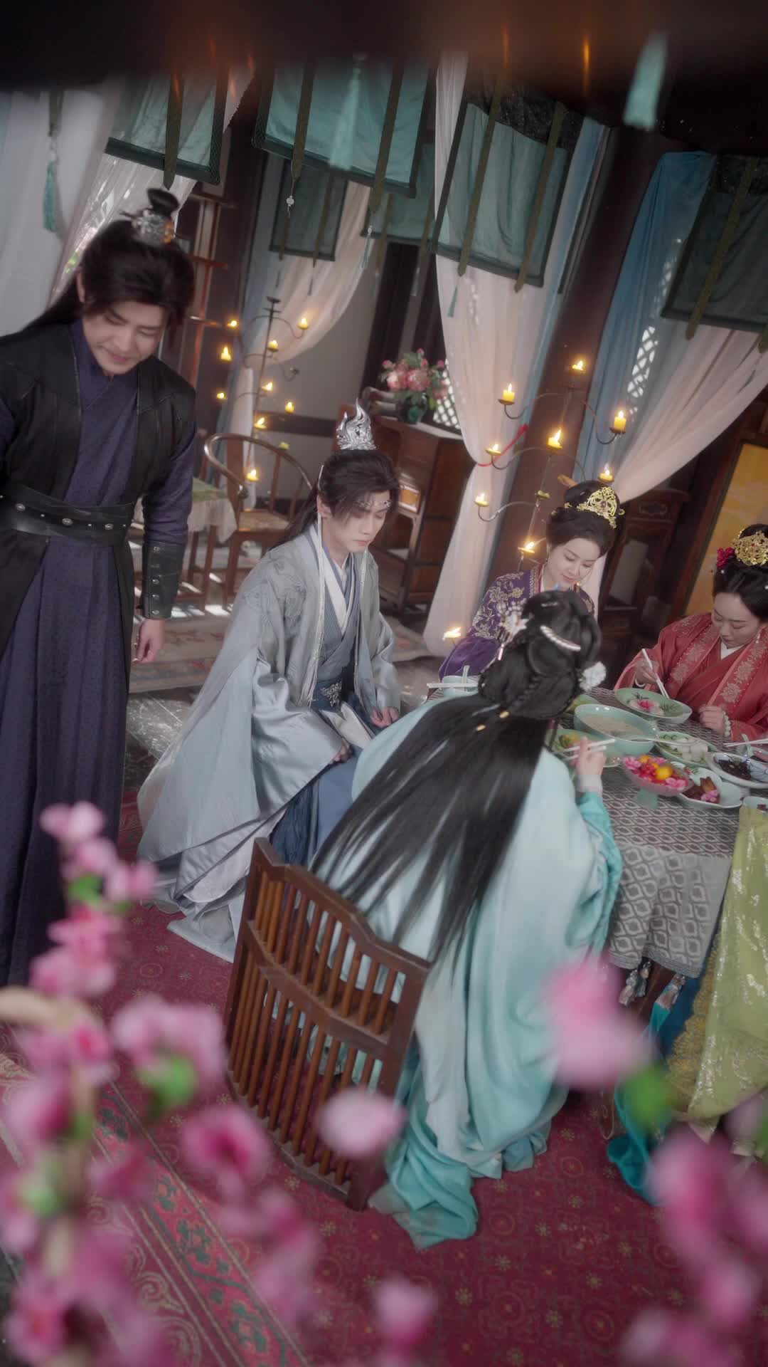 Episode 56 of Golden Cage, Silk Chains