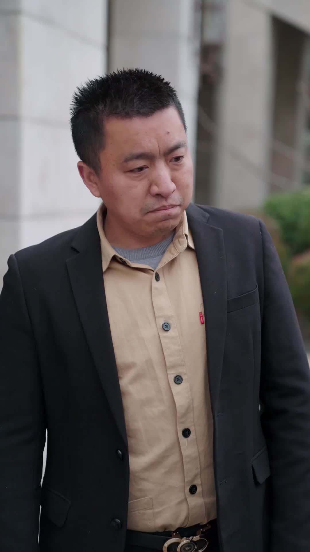 Episode 12 of Golden Eyes, Golden Life