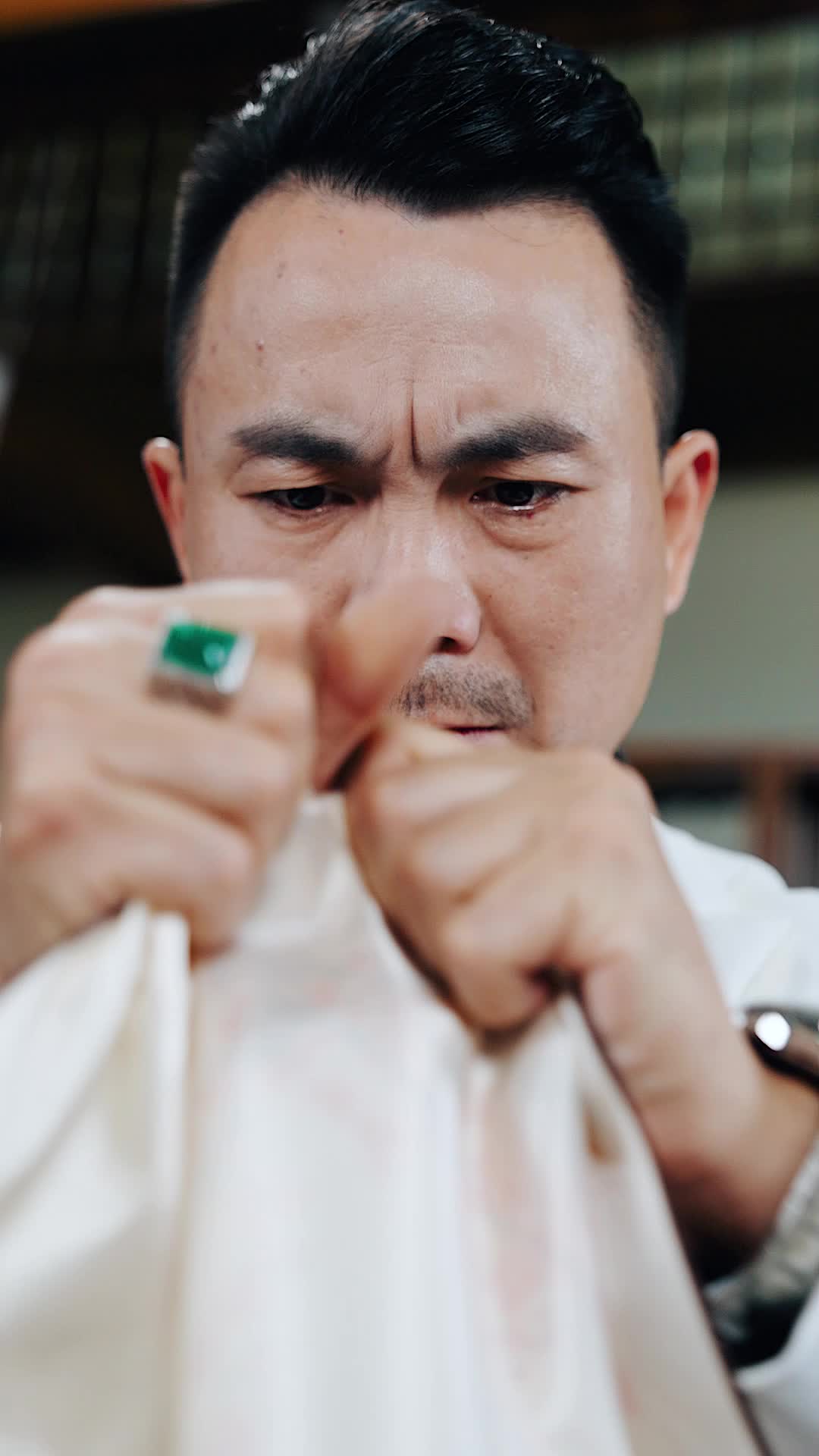 Episode 6 of Golden Eyes