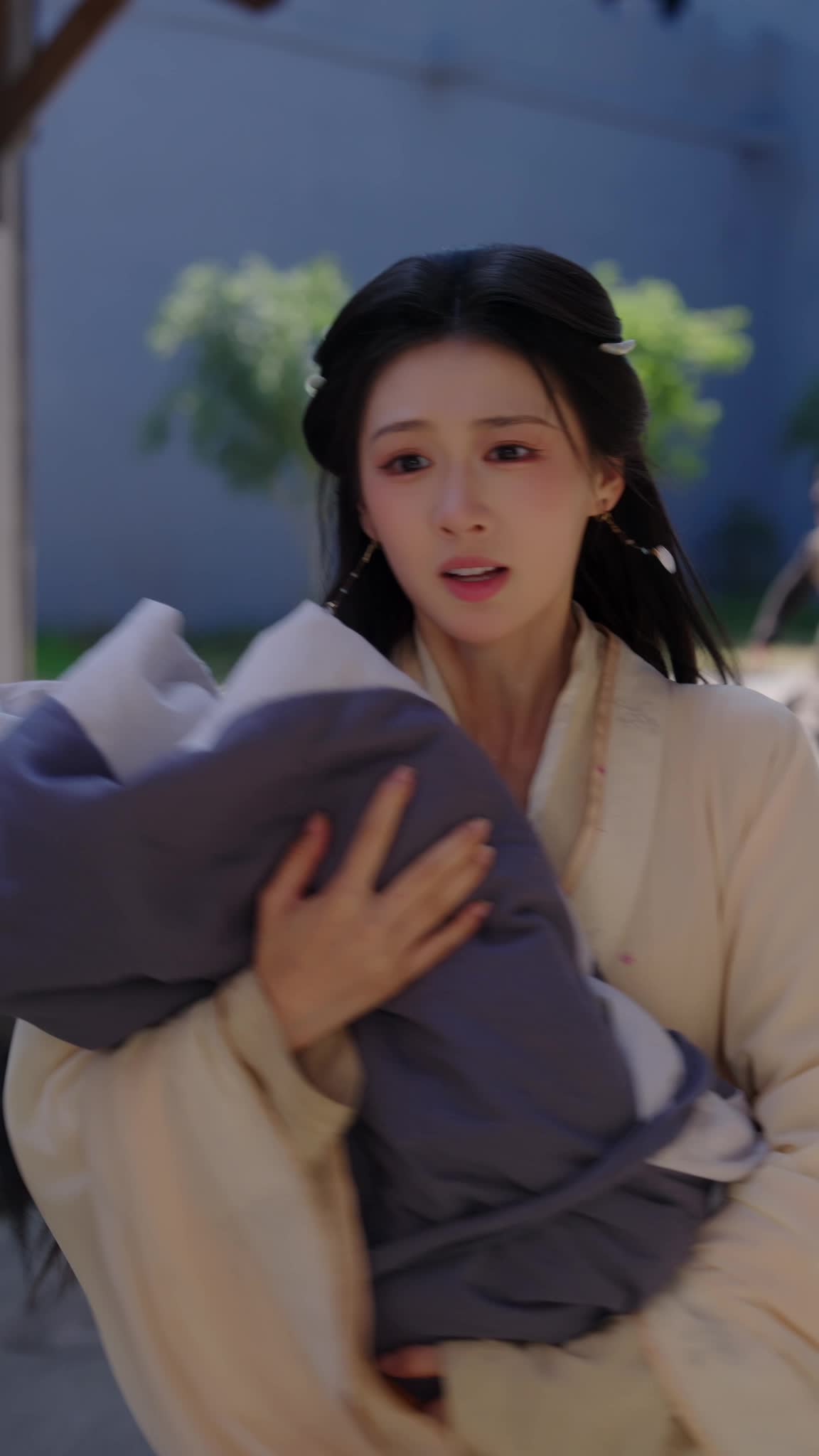 Episode 4 of Her Son Makes Her a Royal Lady