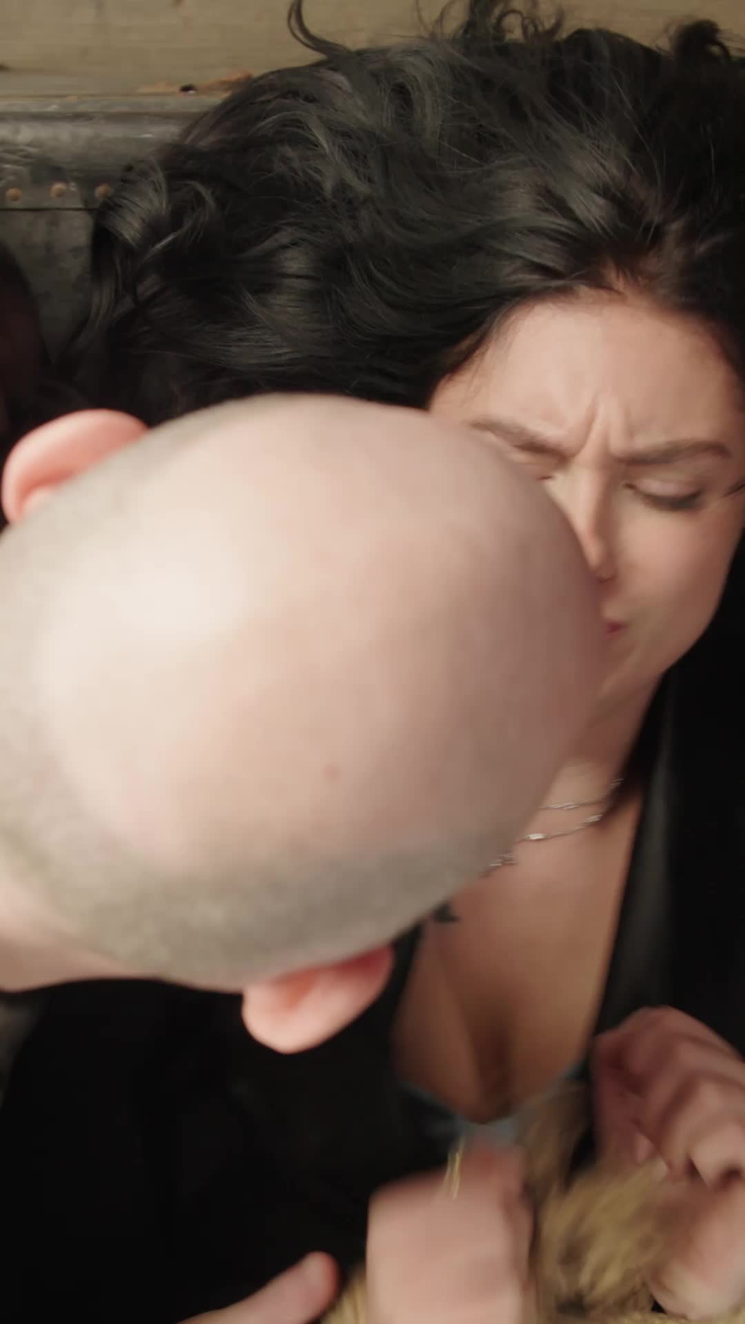 Episodio 70 de Hillbilly Girlie Se Casa con un Multimillonario