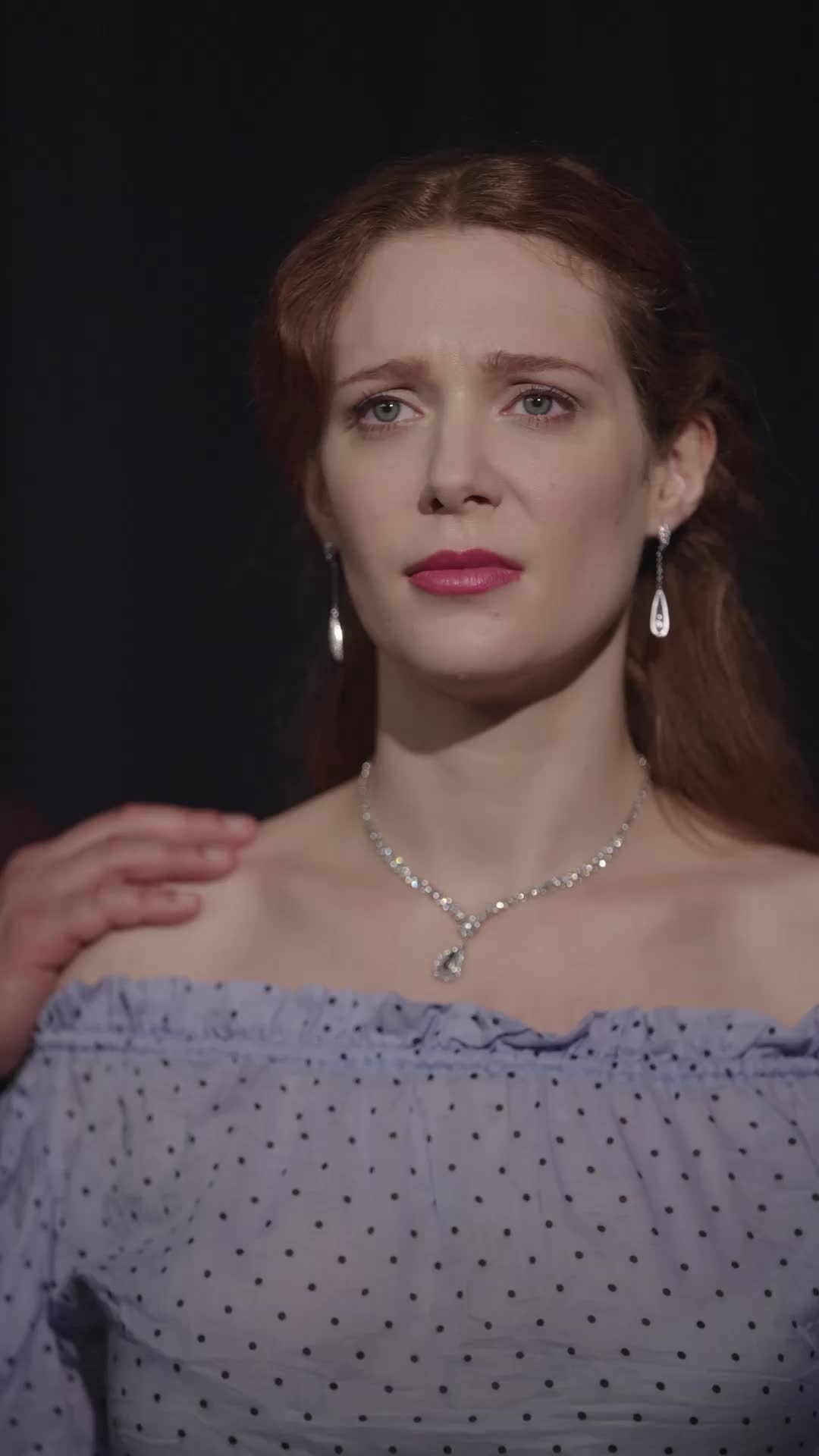 Episodio 33 de La reina divorciada vuelve al escenario
