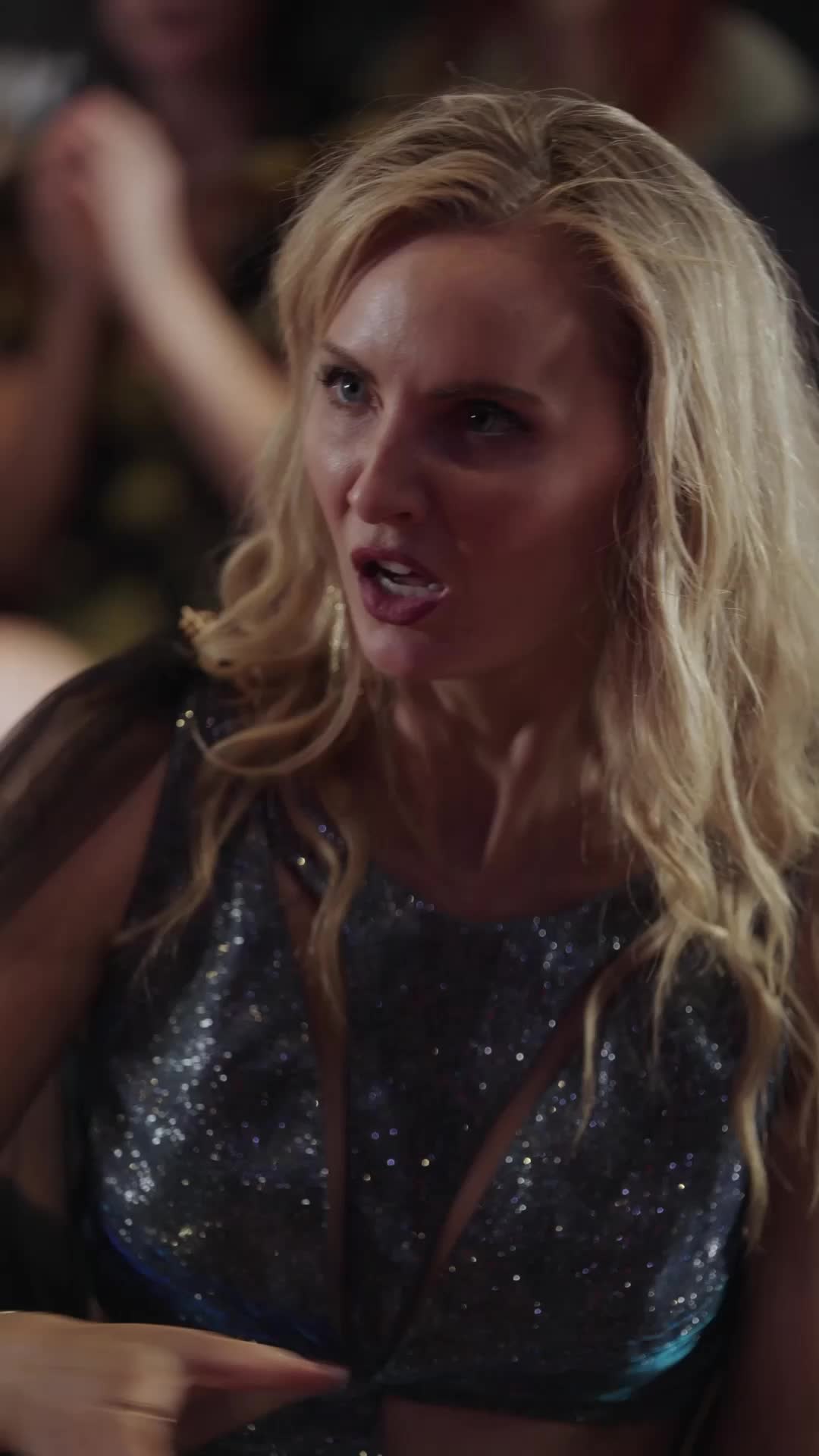 Episodio 48 de La reina divorciada vuelve al escenario