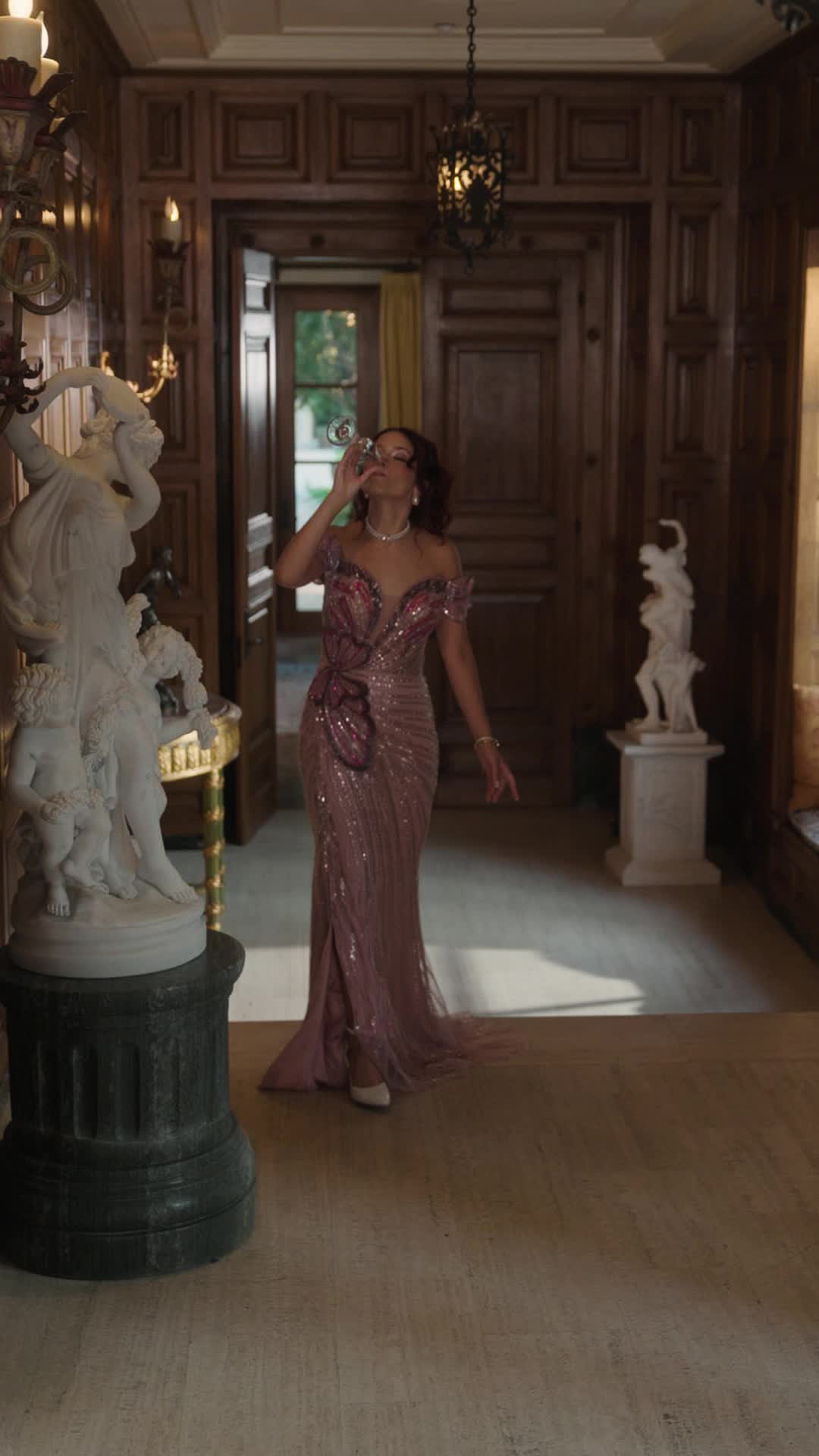 Episodio 9 de Las dos caras de la debutante