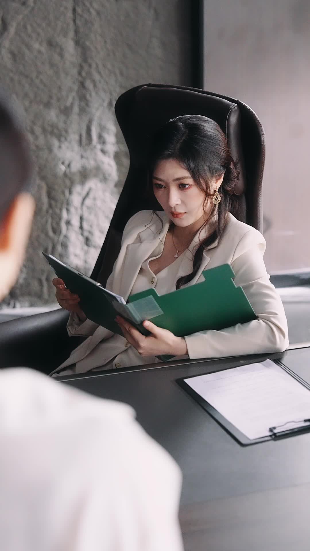 Episode 24 of Love, Bound & Blooming