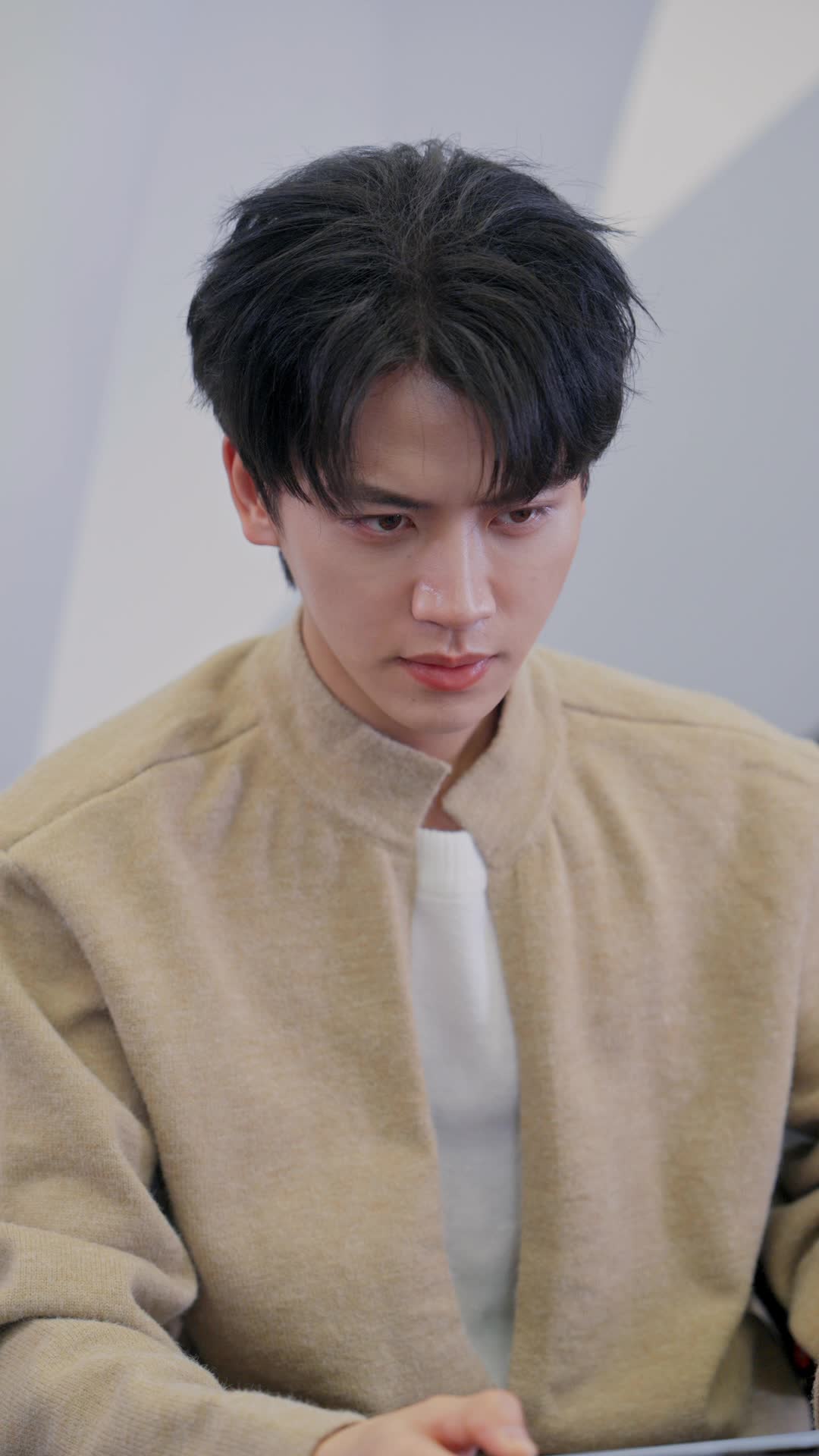 Episode 61 of Love Breaks the Ice