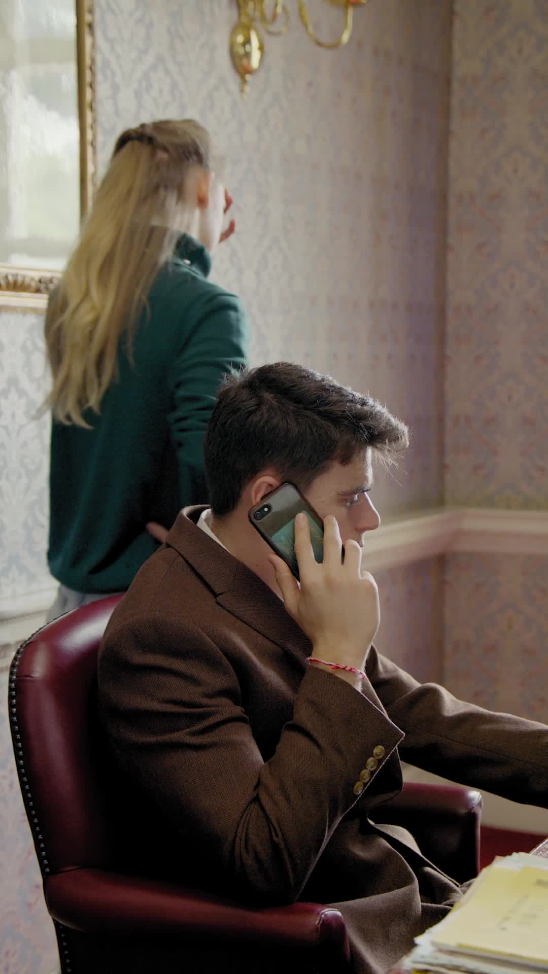 Episódio 27 de Meu marido bilionário me trocou por ele？