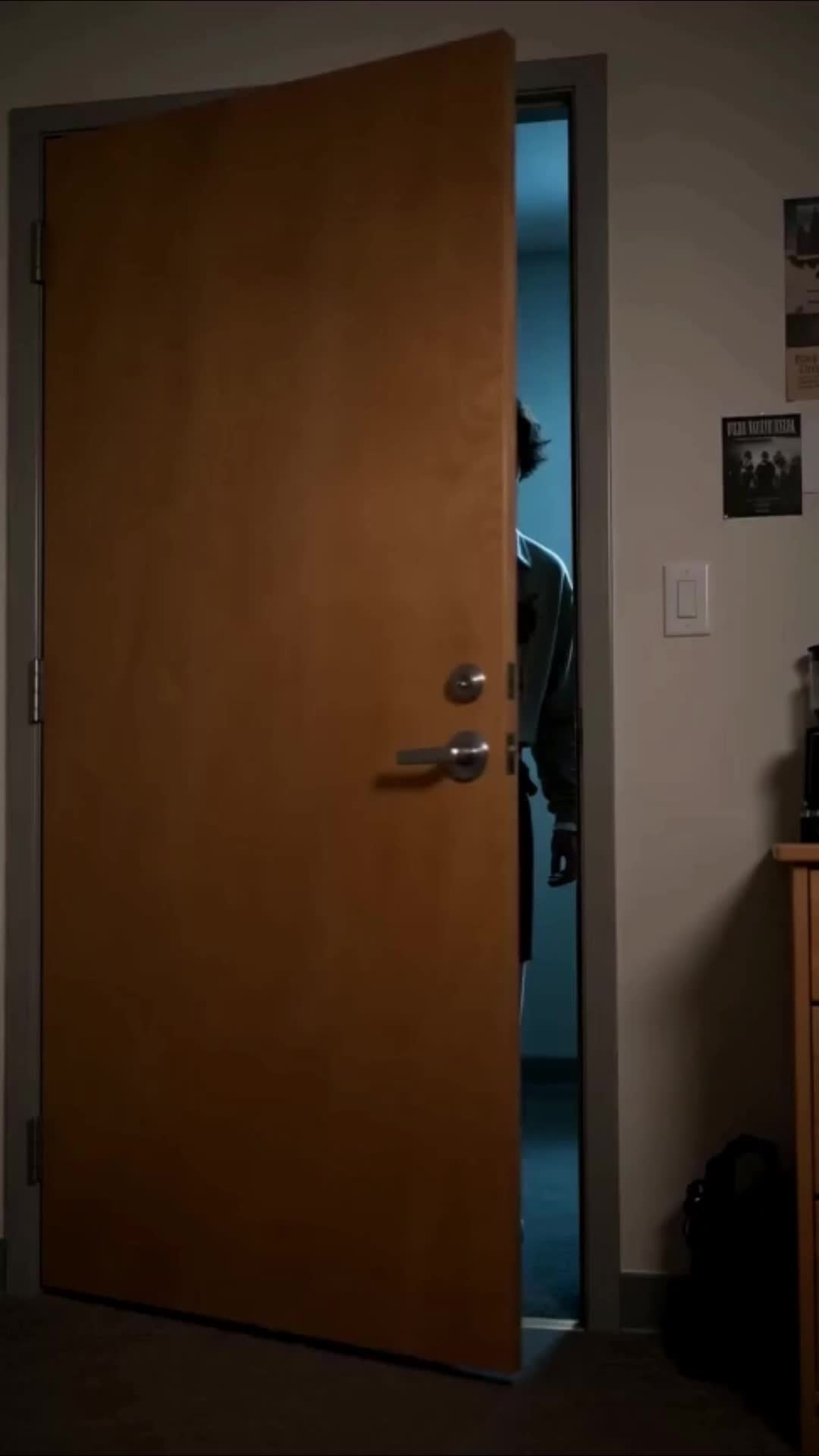 Episodio 4 de Mis dos peligrosos compañeros de cuarto me desean
