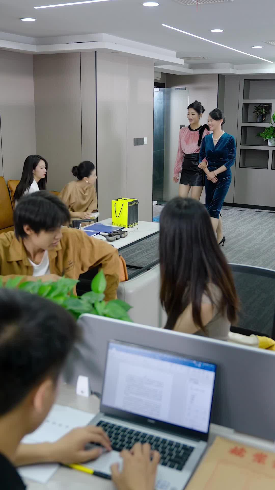 Episode 28 of My Mother-in-Law Helps Me Peck the Two-Faced Bi*ch