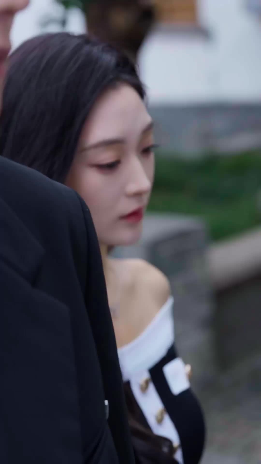 Episode 42 of Never Look Back