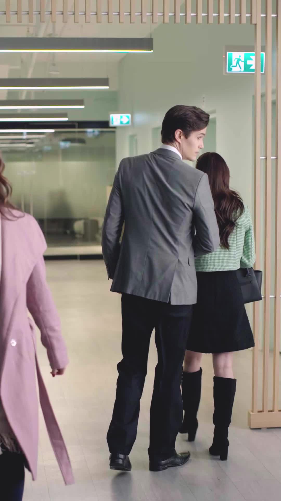 Episode 3 of Second Chance, Double Trouble