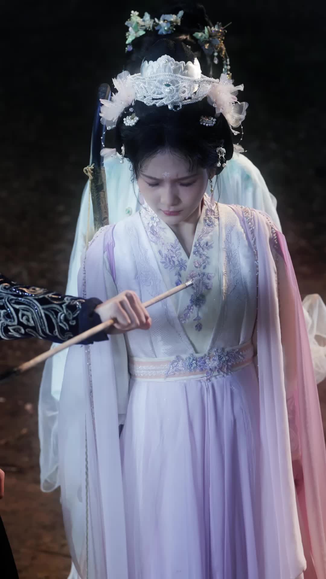 Episode 13 of She Returned as Empress