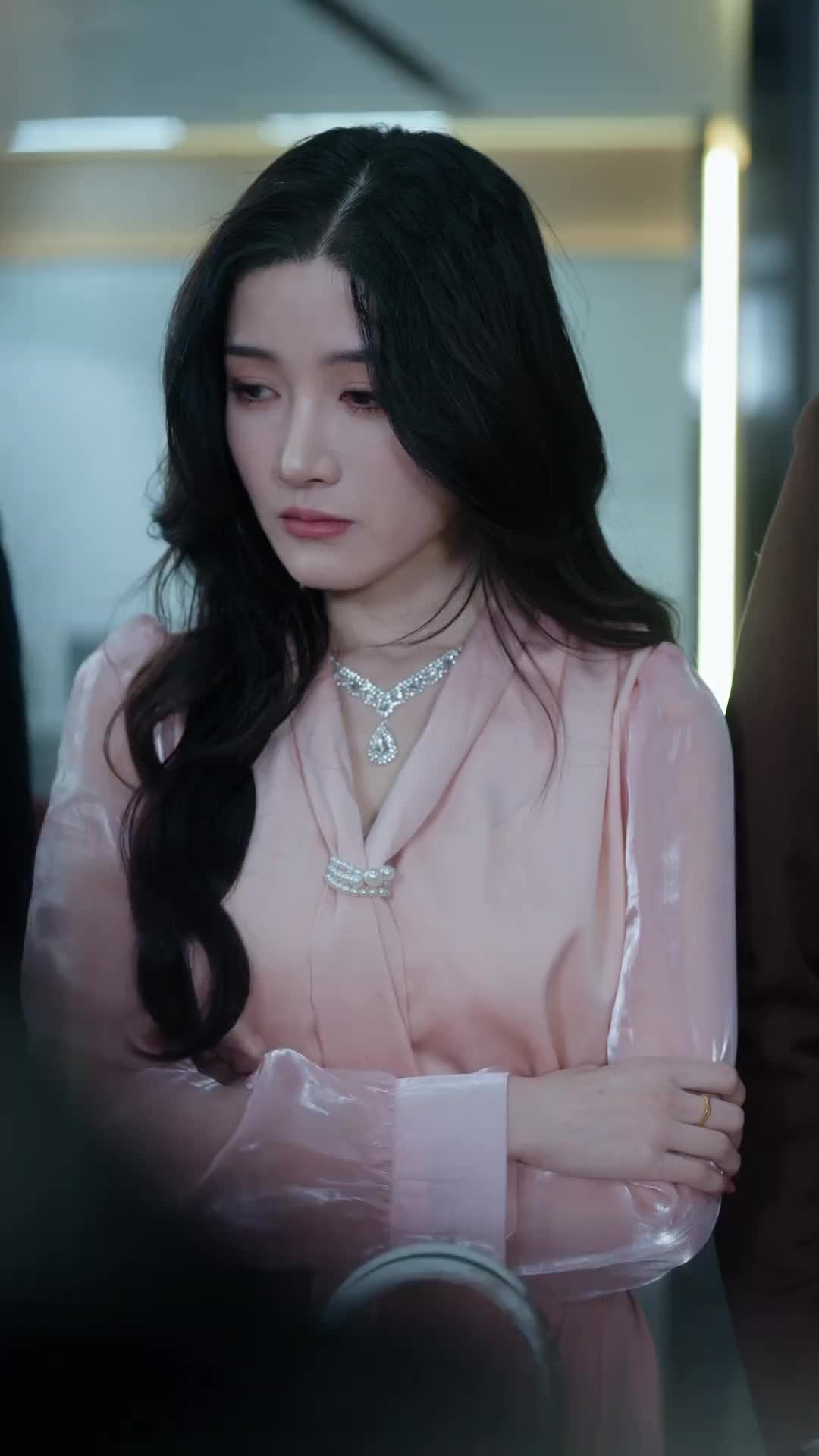 Episode 49 of Surrounded by Heirs