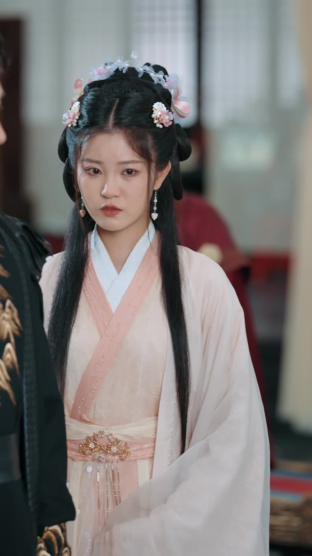 Episode 18 of The Bride Hides a Crown No One Sees