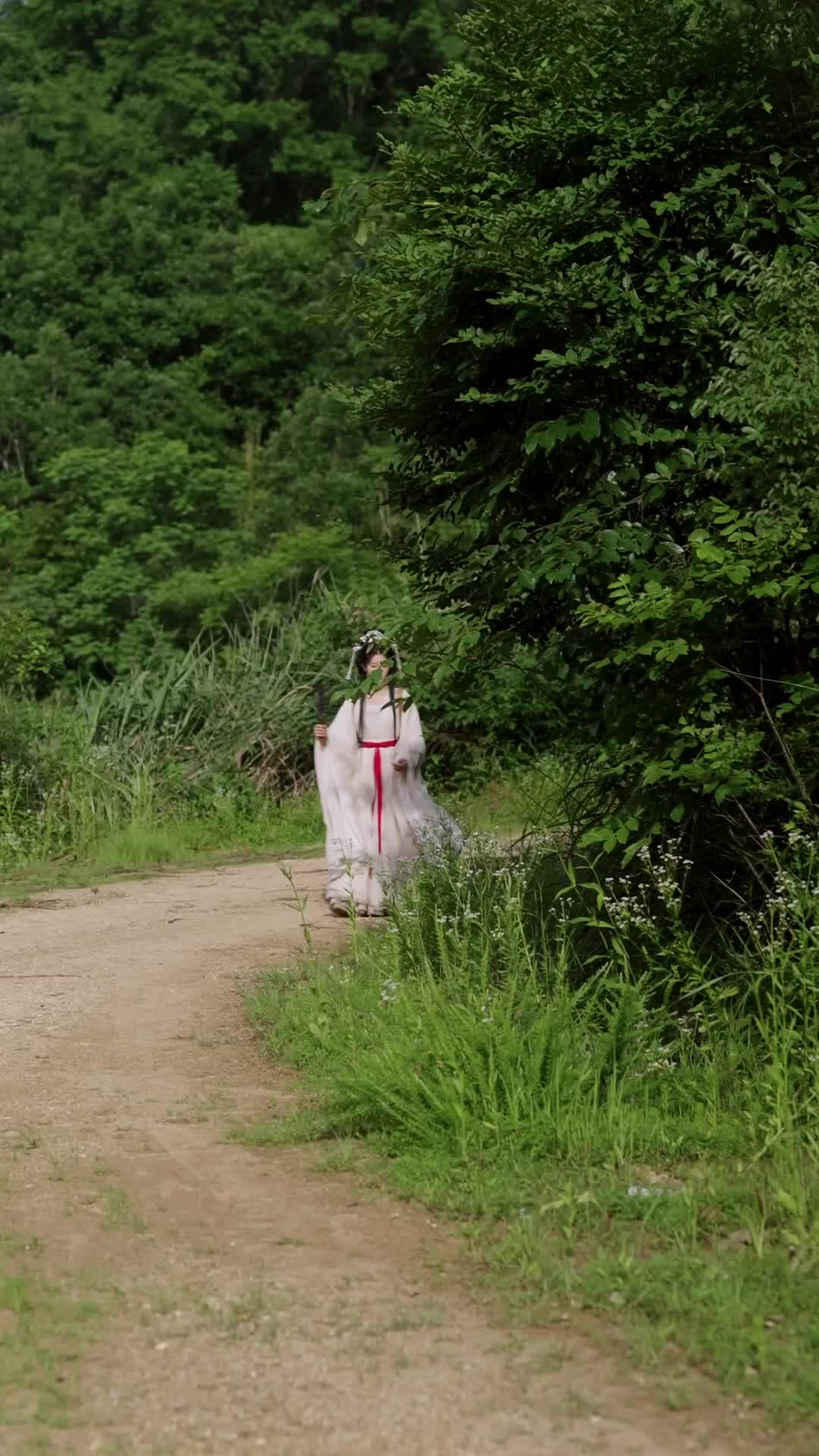 Episode 48 of The Bride Hides a Crown No One Sees