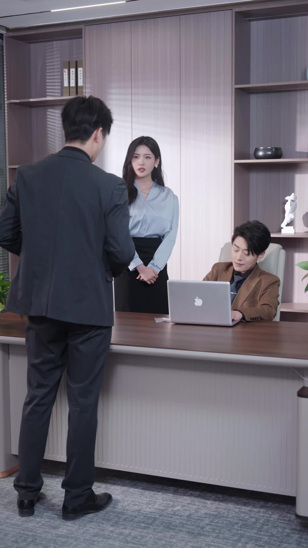 Episode 32 of The Family Plan: Love Strikes Twice