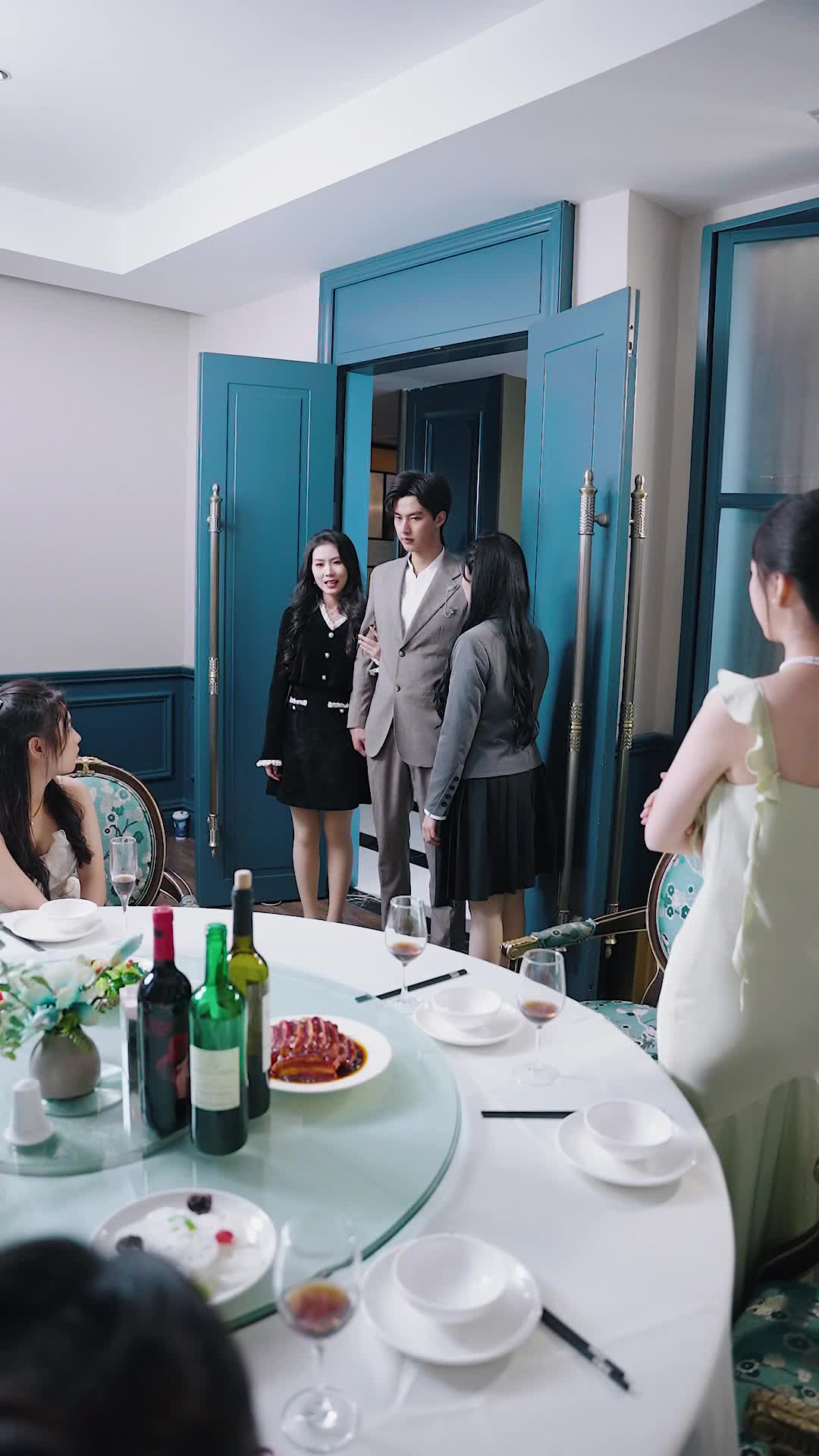 Episode 4 of The Heiress vs. The Fake