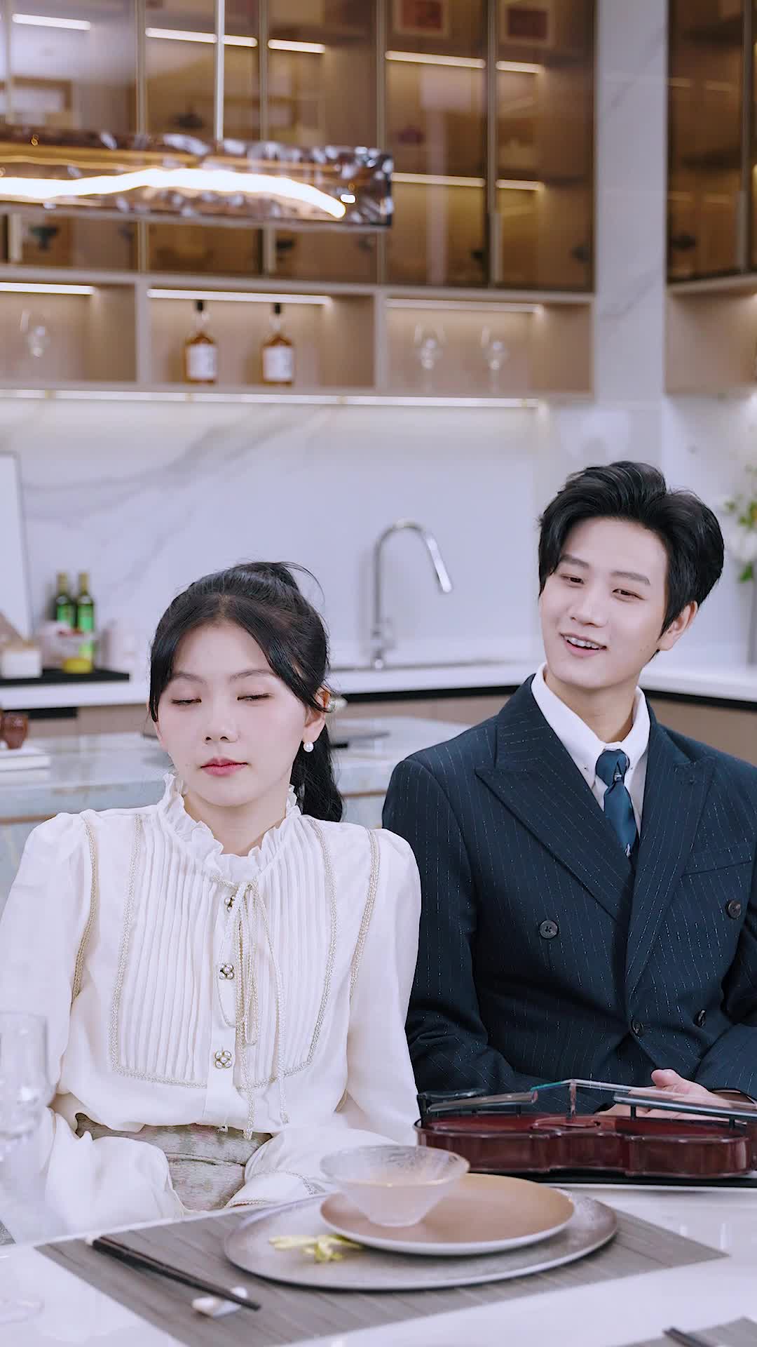 Episode 41 of The Heiress vs. The Fake
