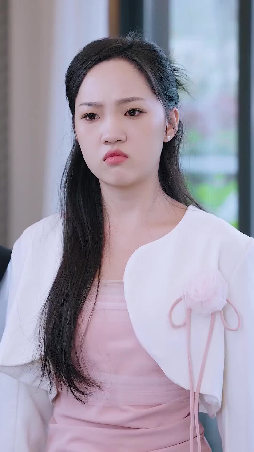 Episode 42 of The Heiress vs. The Fake