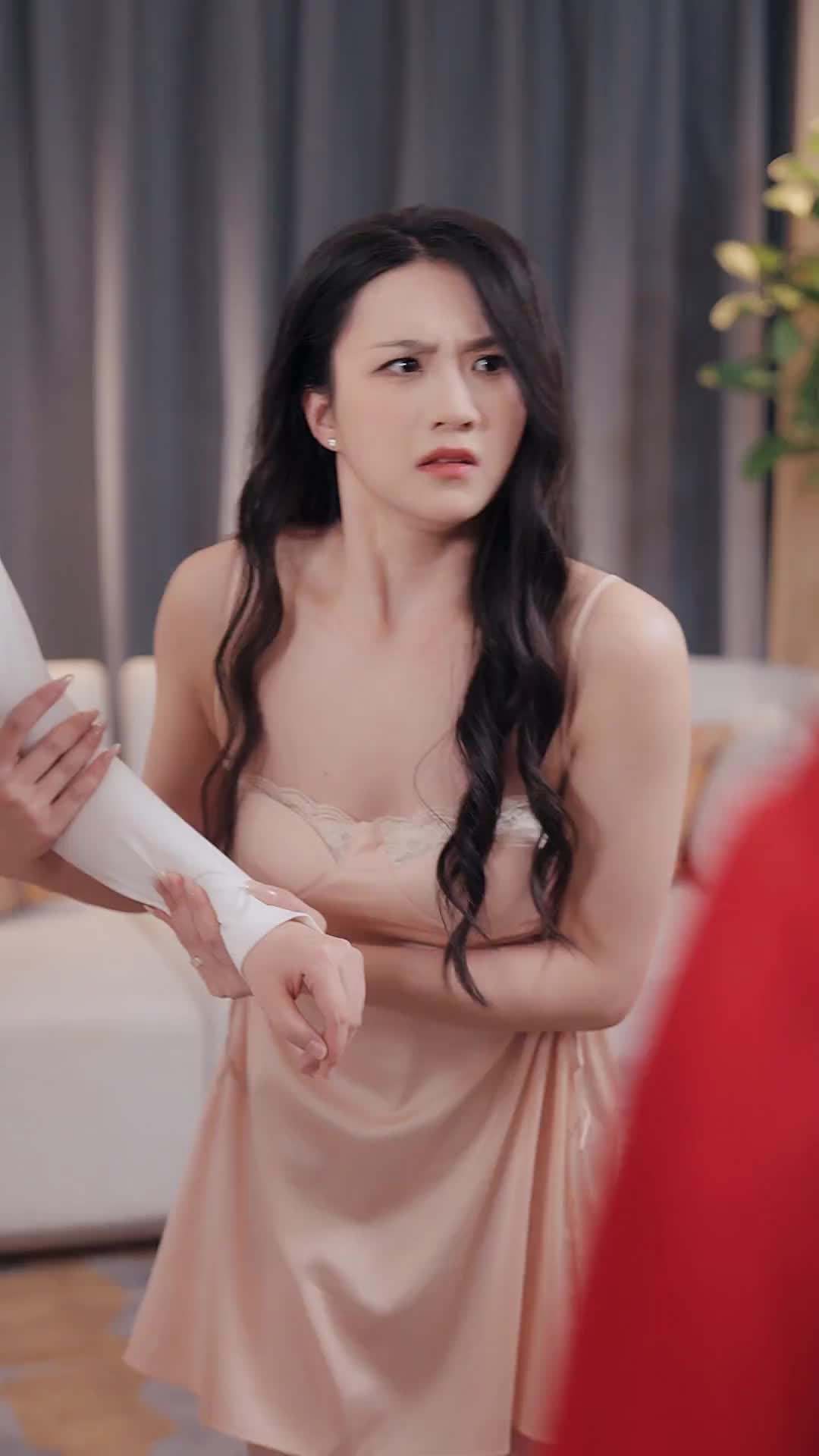 Episode 14 of The Husband Delivered by Fate