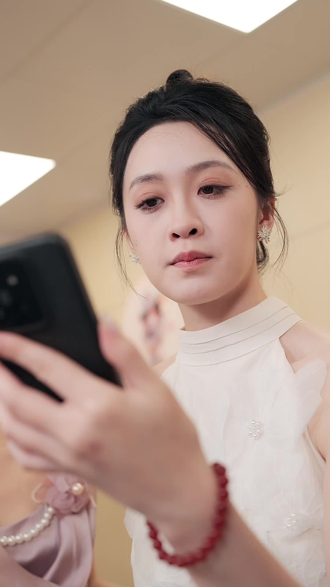 Episode 13 of The Pregnant Heiress Takes It All