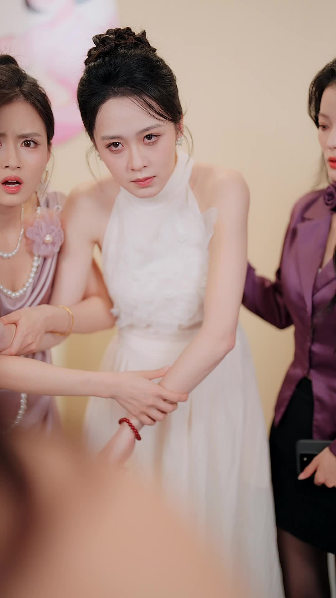 Episode 14 of The Pregnant Heiress Takes It All