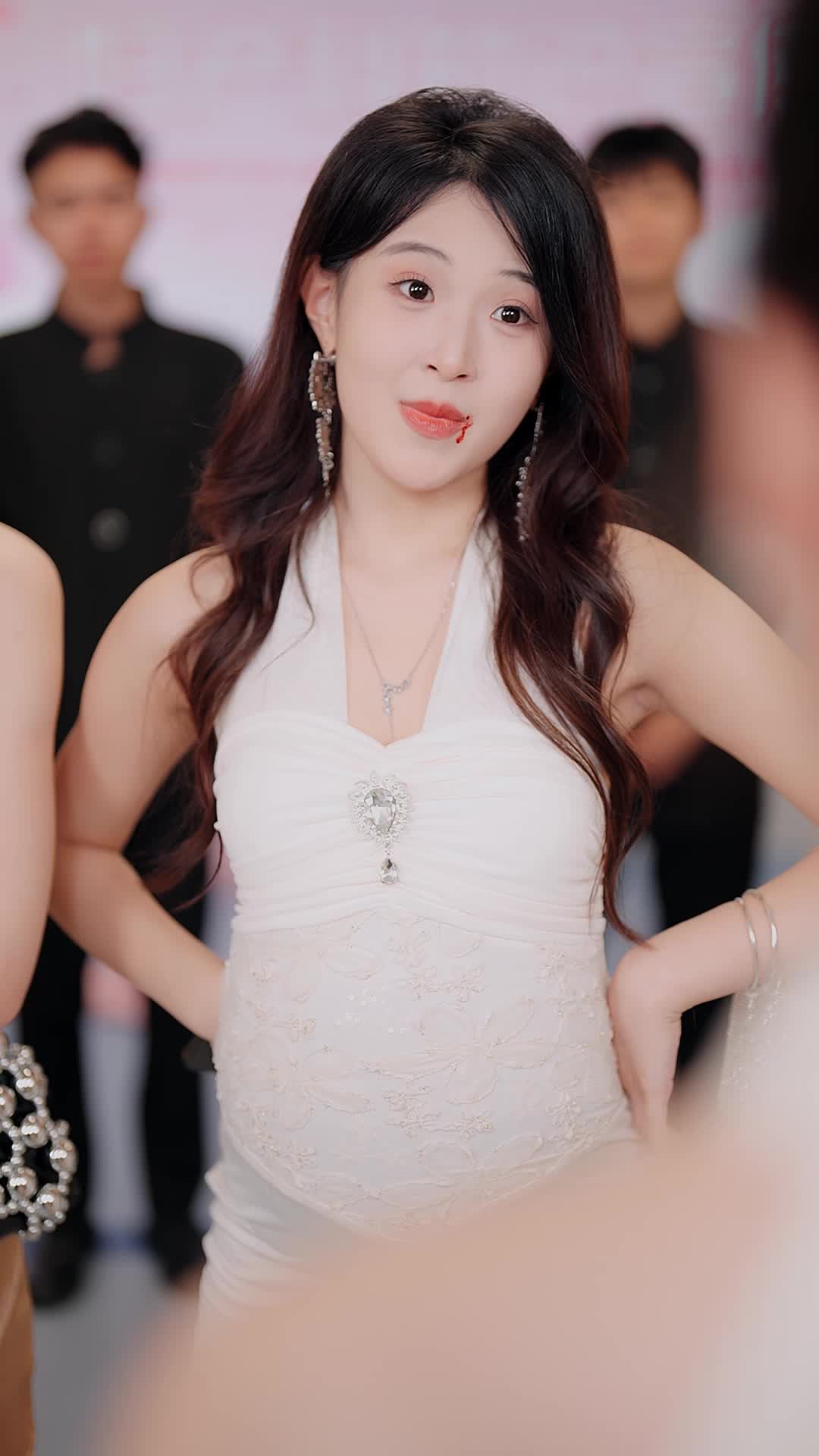 Episode 18 of The Pregnant Heiress Takes It All