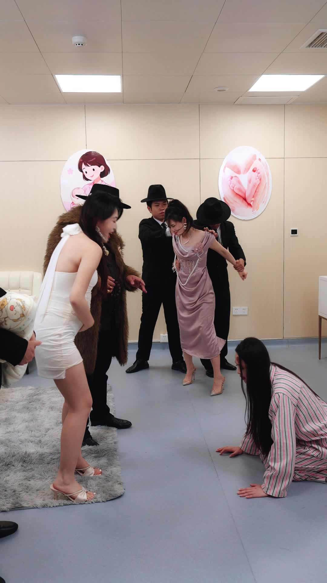 Episode 47 of The Pregnant Heiress Takes It All