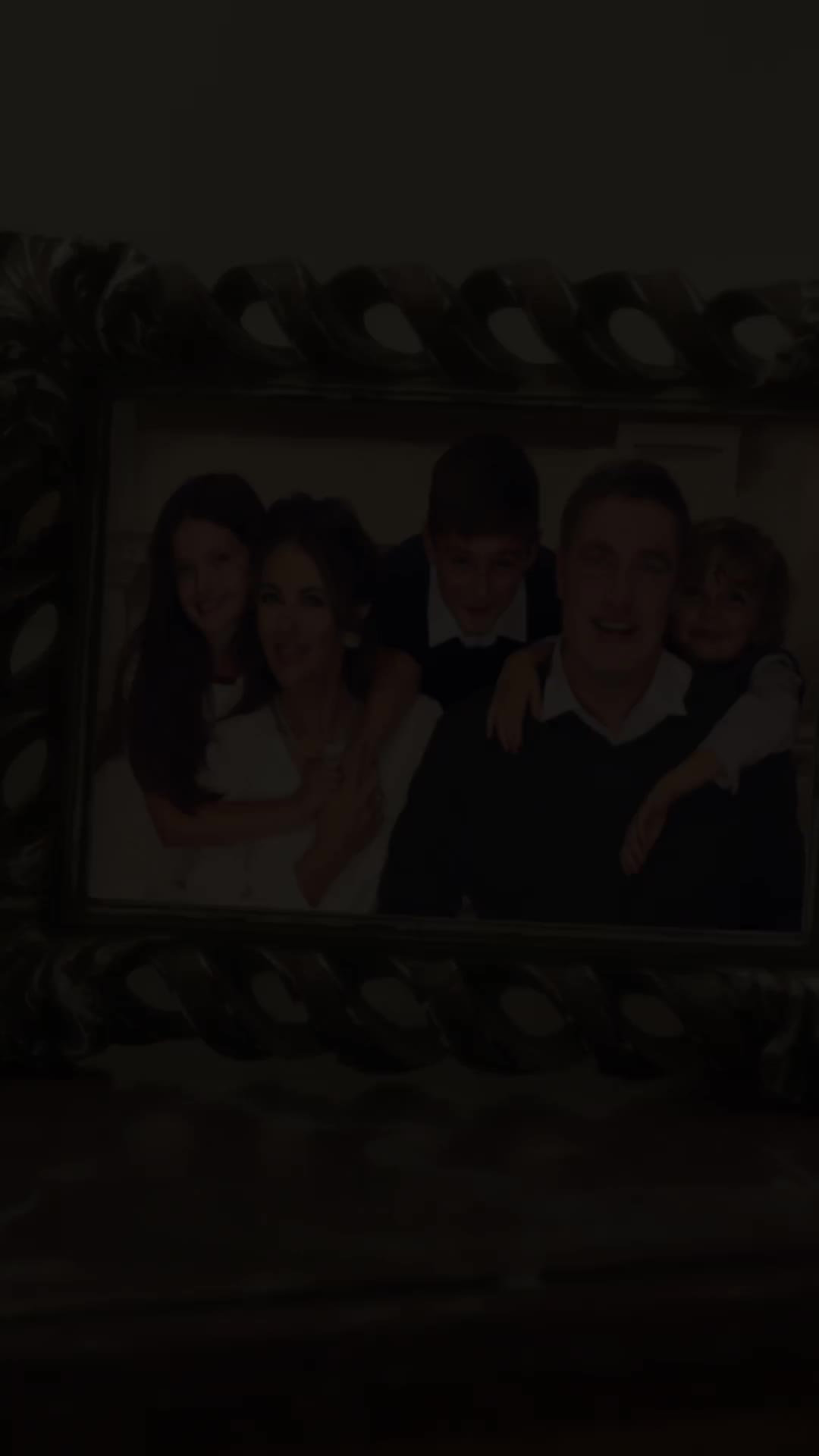 Episode 132 of The Royals