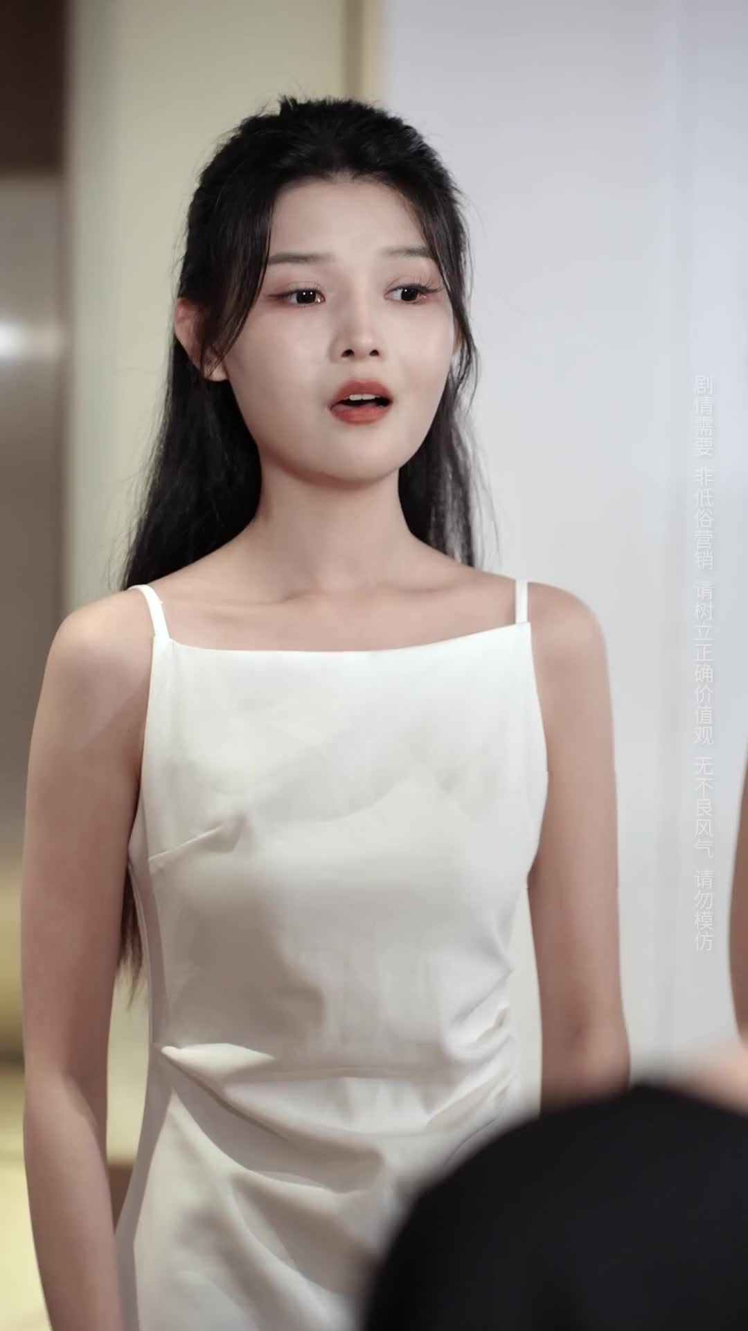 Episode 34 of The Straight-A Cousin Is the Real Heiress