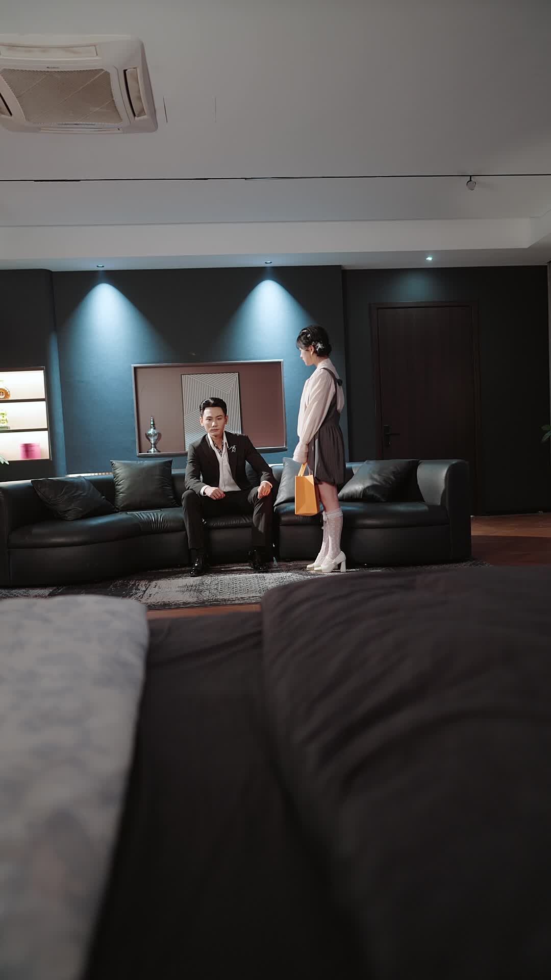 Episode 101 of Wrong Wedding Room, Right Groom!